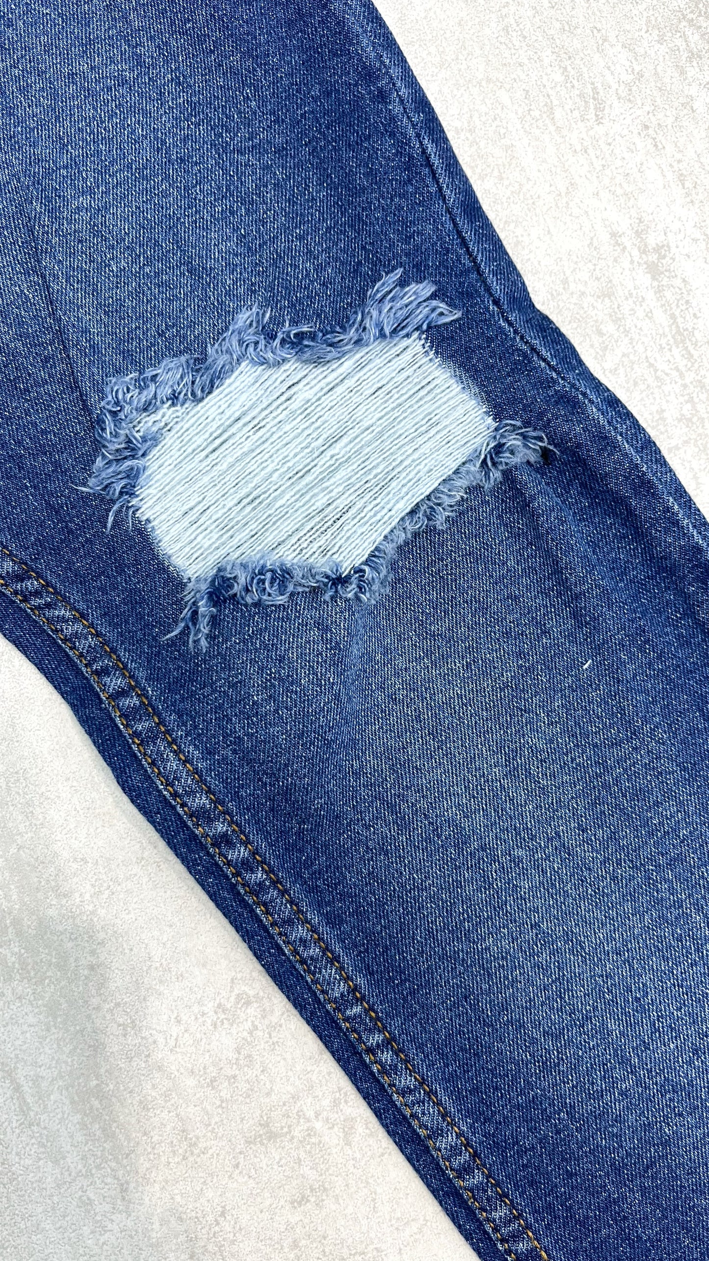 JEAN ROTO AZUL OSCURO DXN