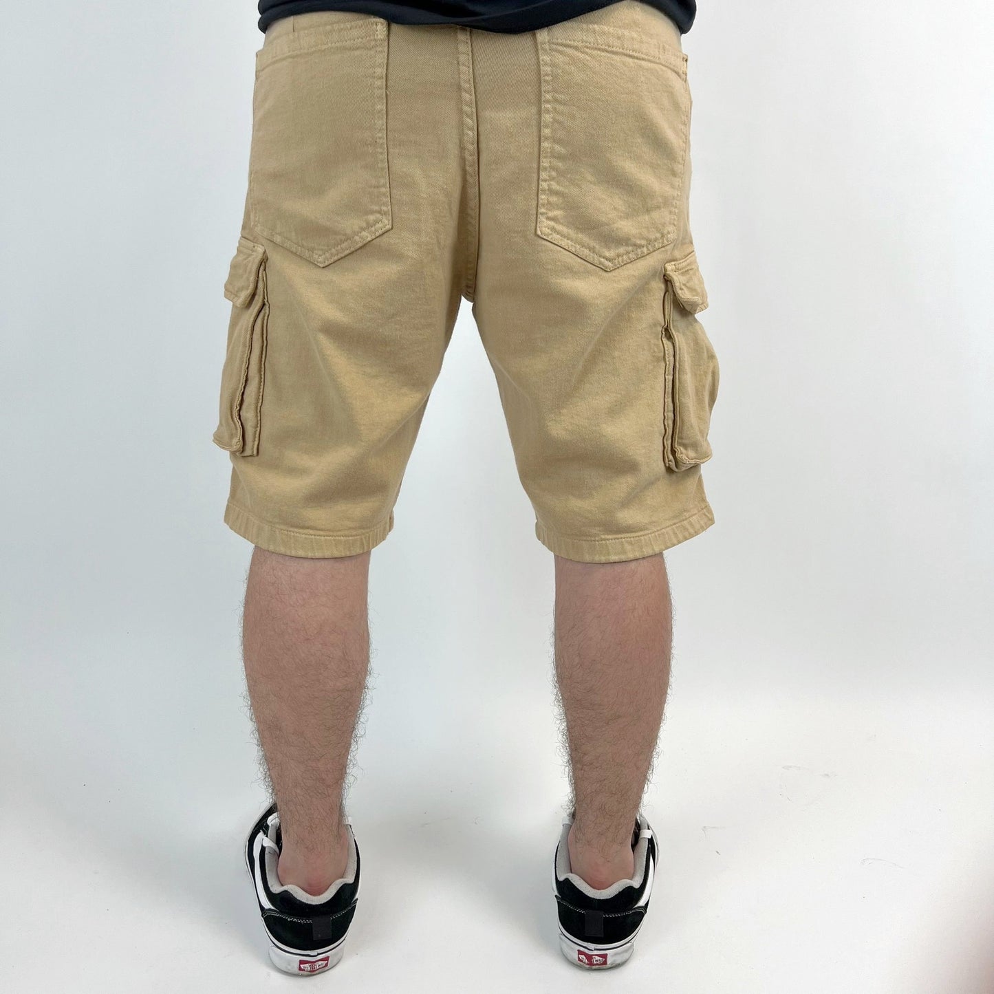 BERMUDA CARGO DE JEAN LAVADO EN COLOR BEIGE