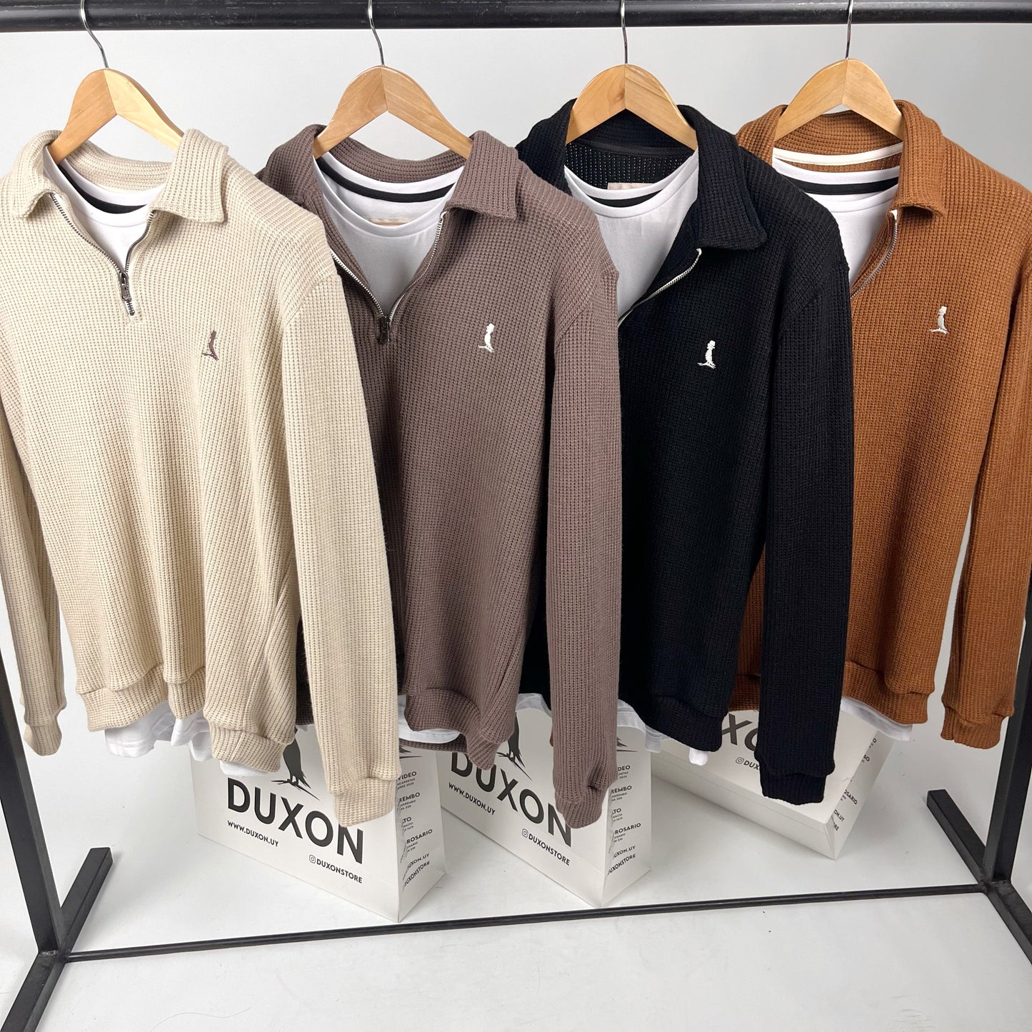 SWEATER POLO color crema