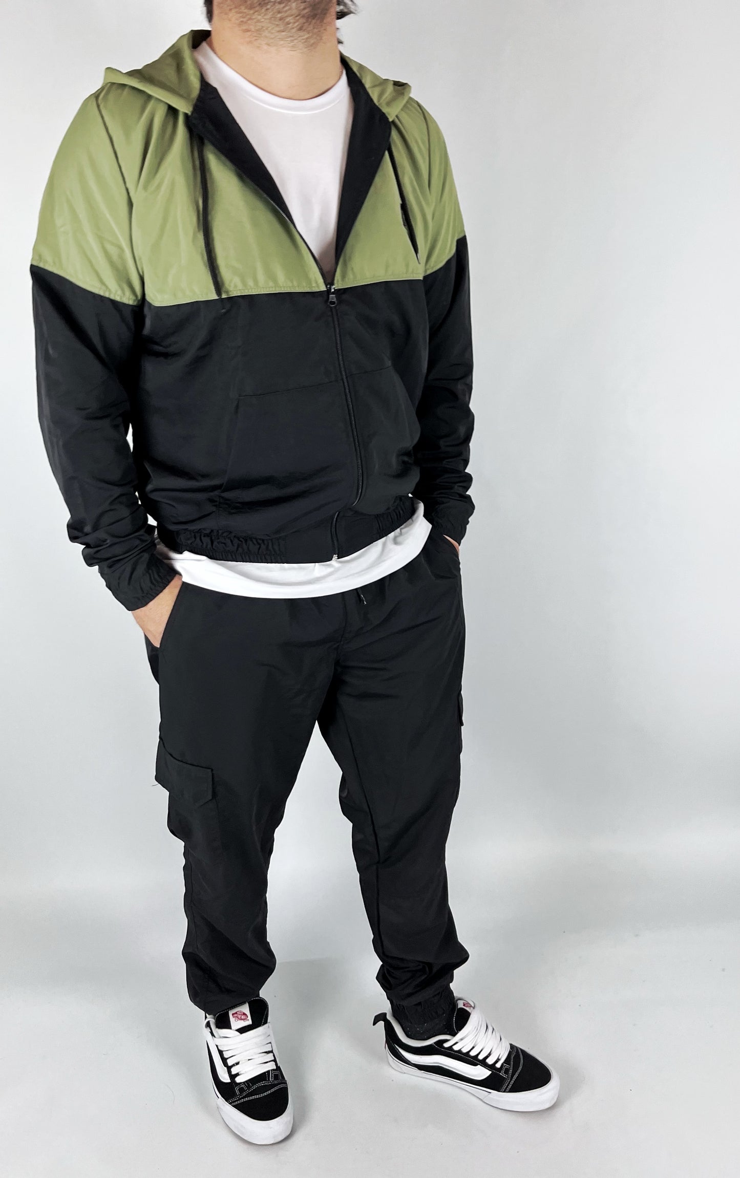 CAMPERA DE NYLON "GLAM" VERDE Y NEGRO