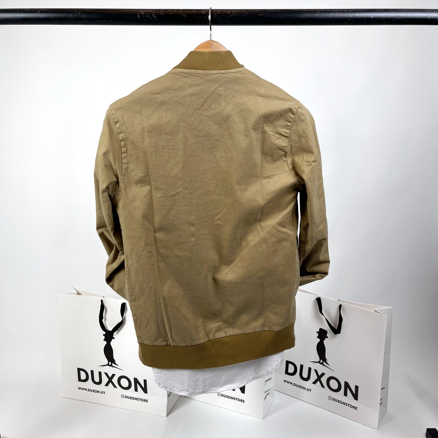 Bomber de gabardina en mostaza
