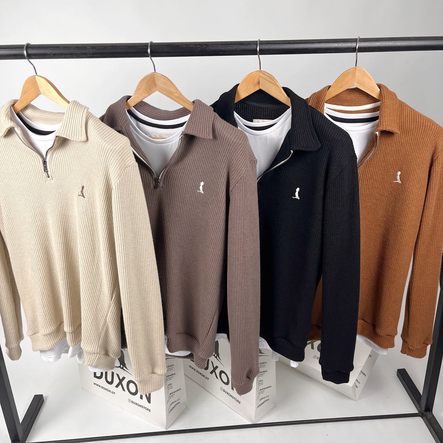 SWEATER POLO color negro