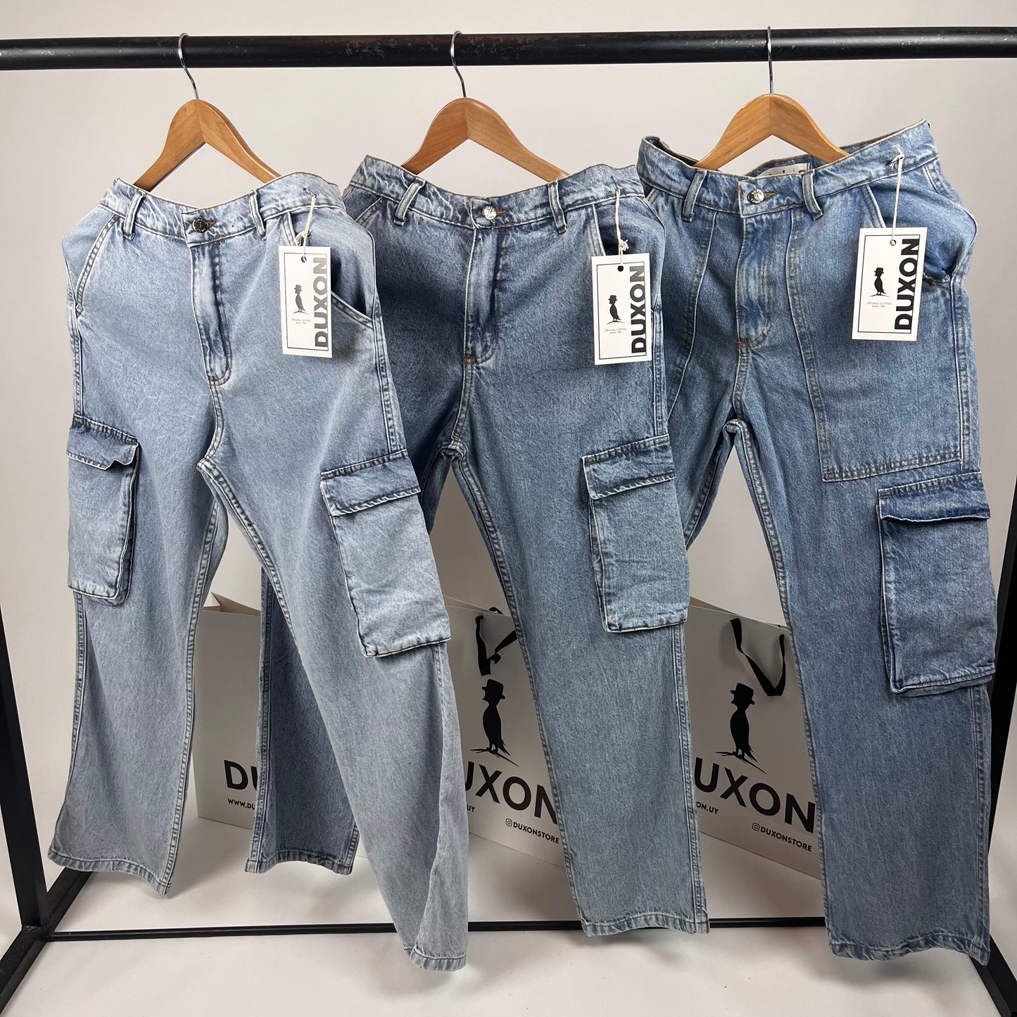 Jean cargo con bolsillo recto celeste intermedio