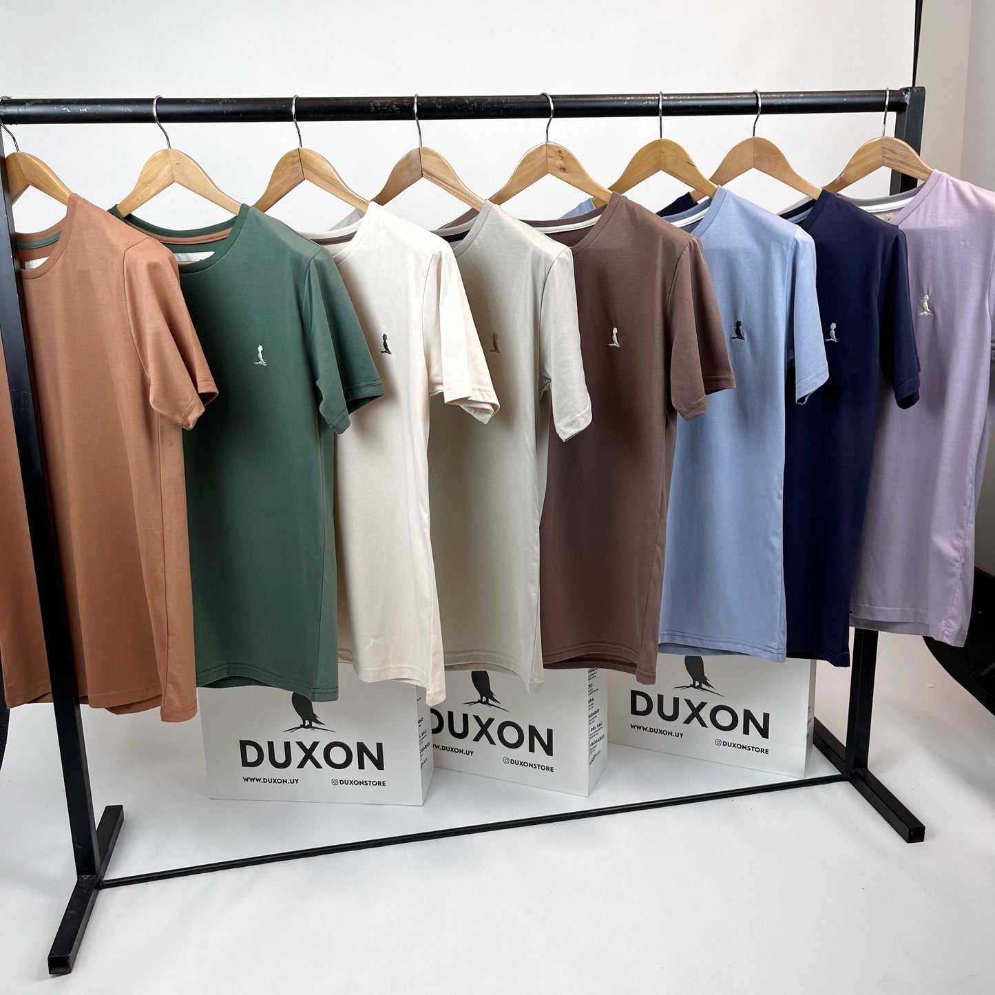 Remera Básica Duxon color lila.