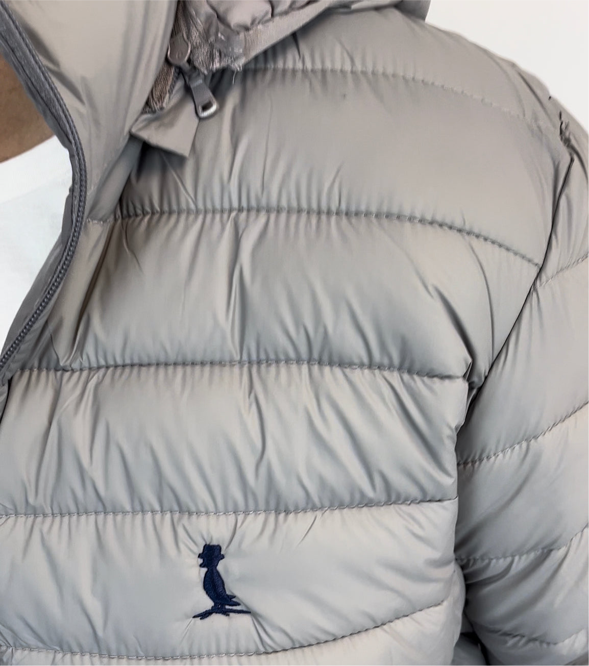 CAMPERA PUFFER COLOR GRIS PLATA