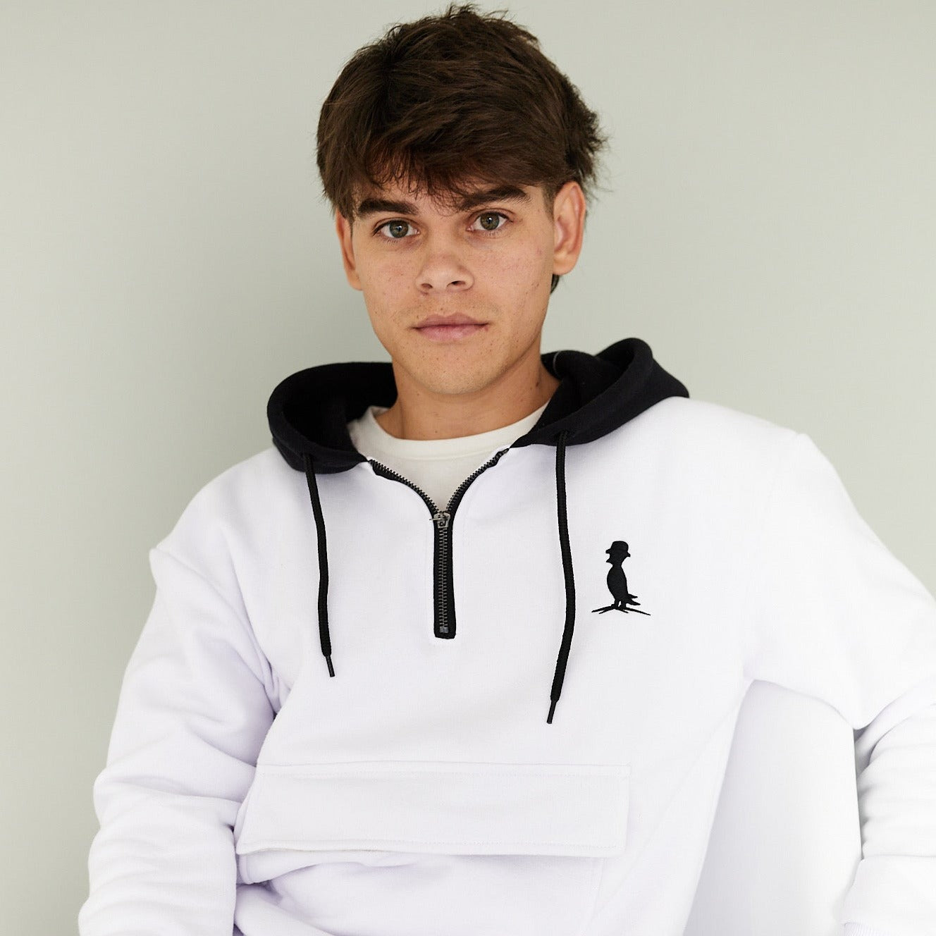 CANGURO “HABANA” en BLANCO combinado con detalles negros