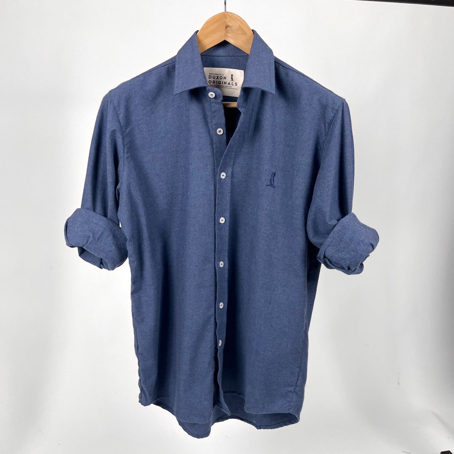Camisa azul logo a tono