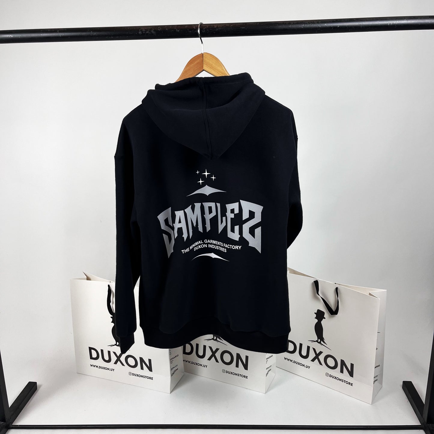 Canguro OVERSIZE doble estampa “Sample” color negro