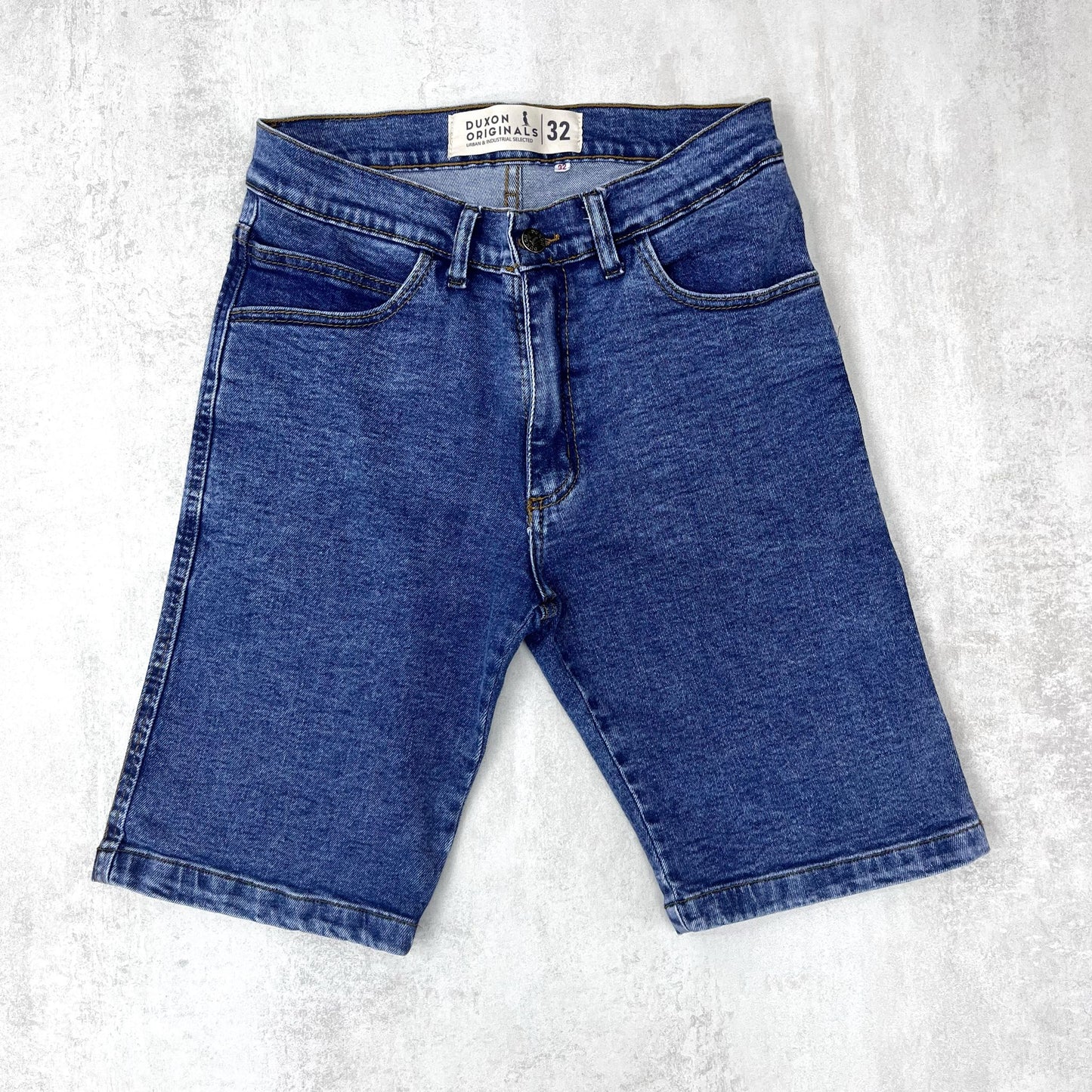 BERMUDA DE JEANS skinny COLOR AZUL