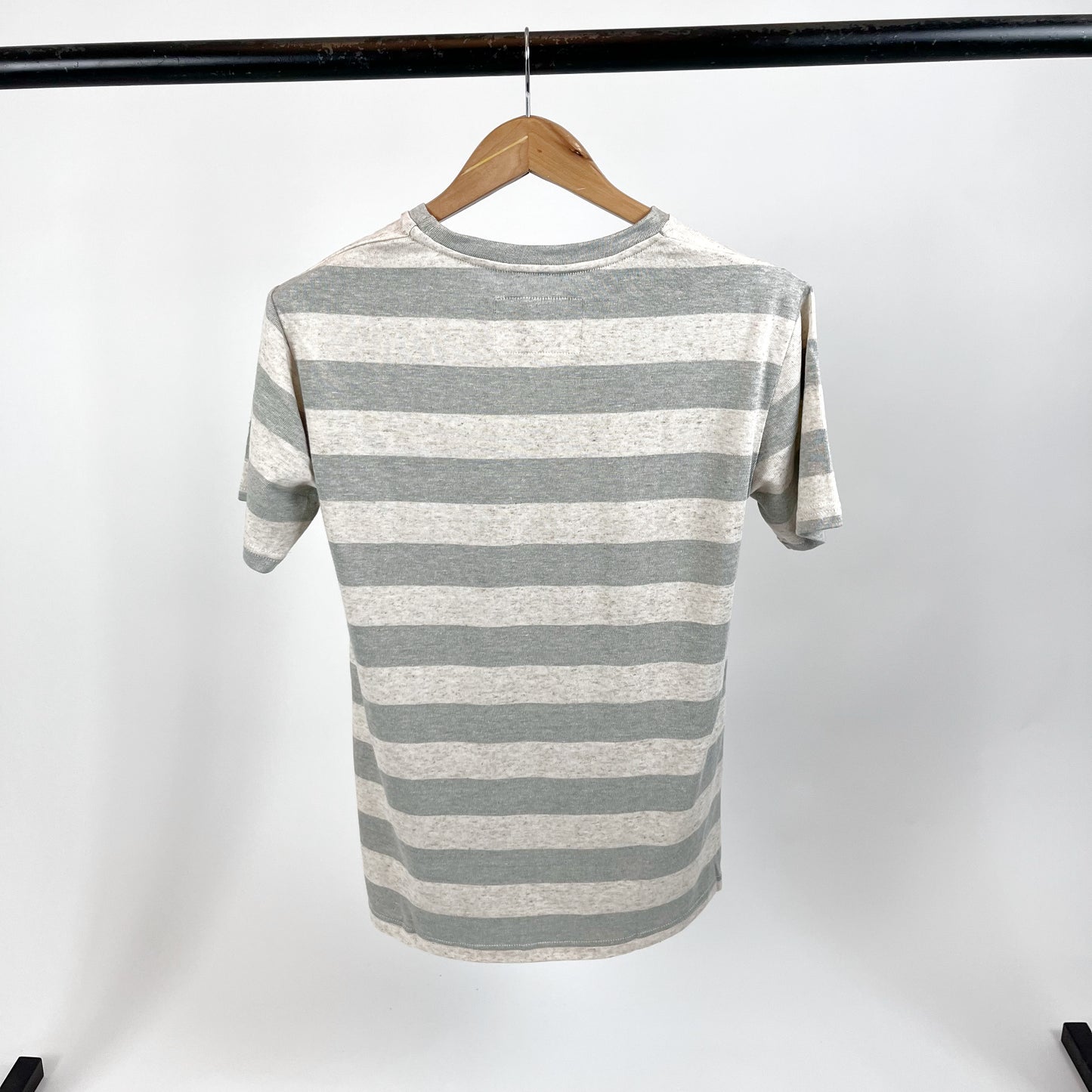 REMERA RAYAS VERDE CLARO JASPEADO EFECTO REVÉS