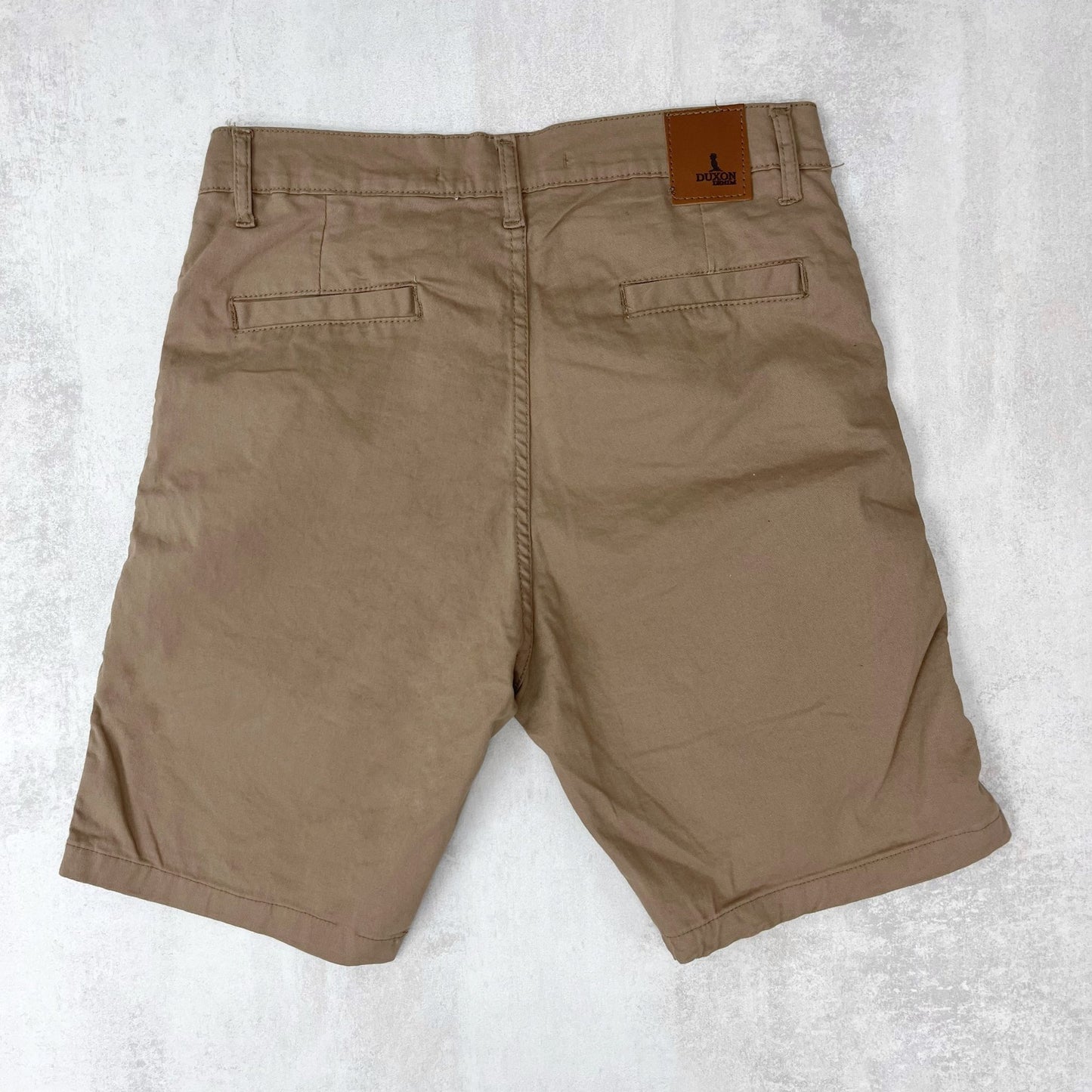 BERMUDA DE VESTIR COLOR CAQUI