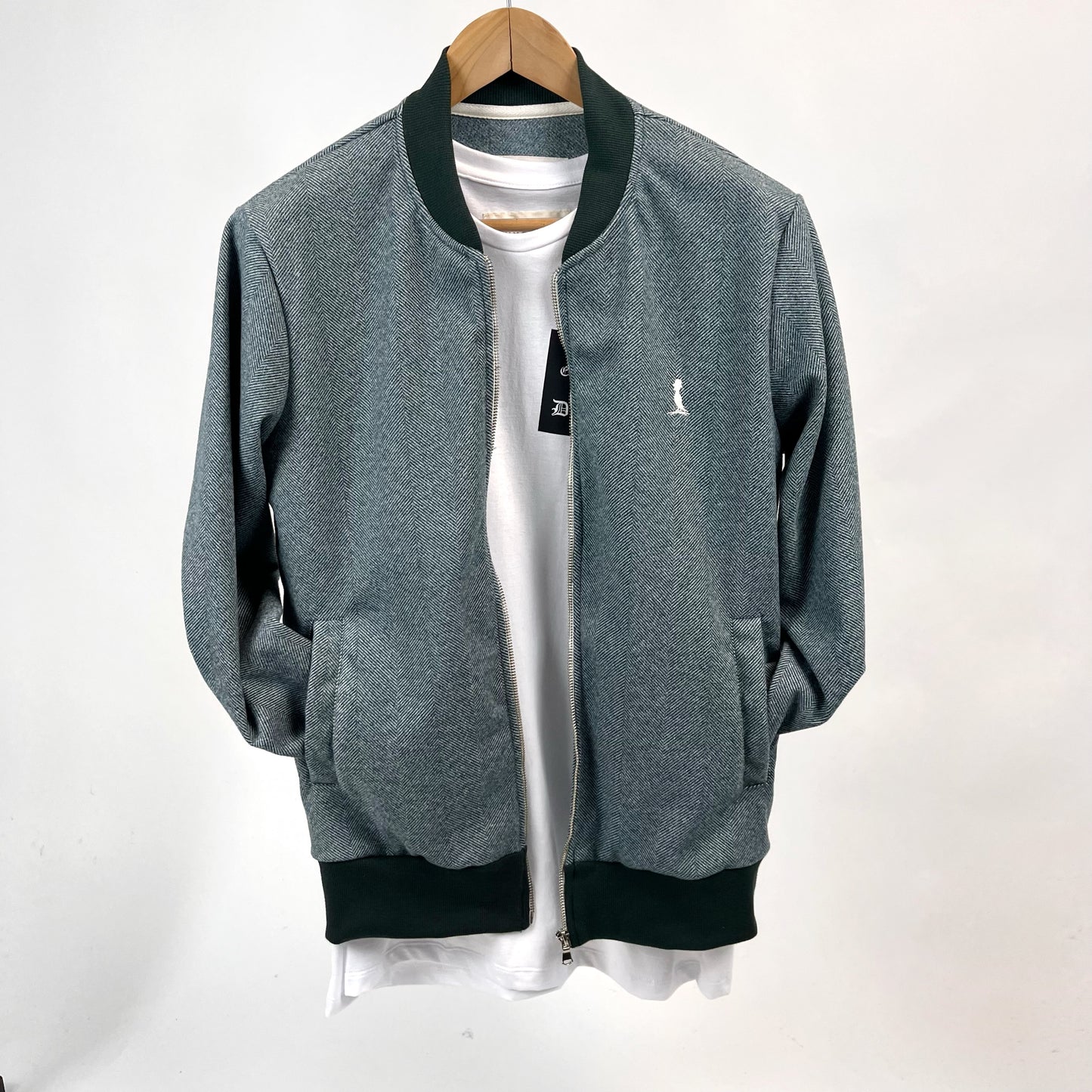 Bomber de paño en verde con puño verde oscuro