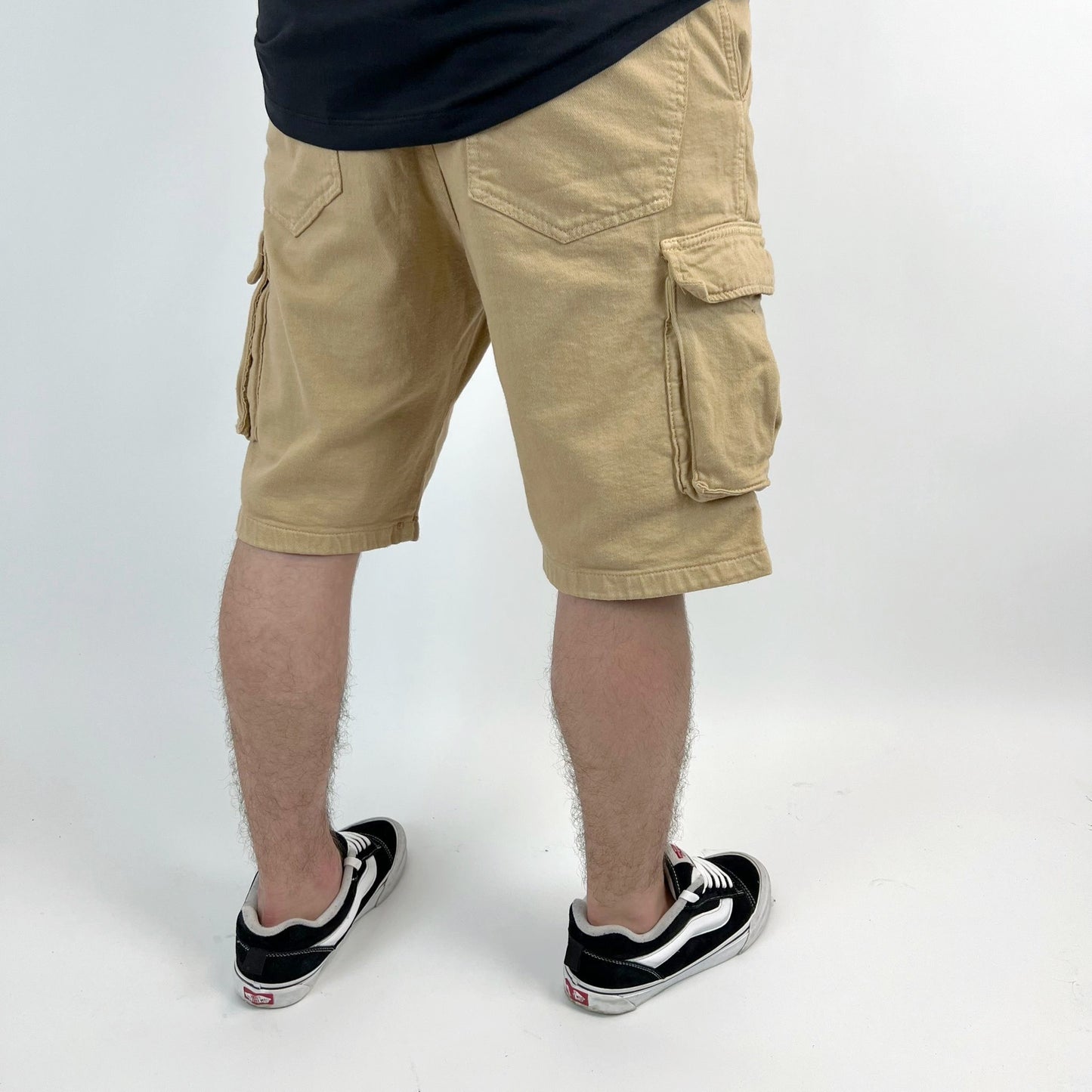 BERMUDA CARGO DE JEAN LAVADO EN COLOR BEIGE