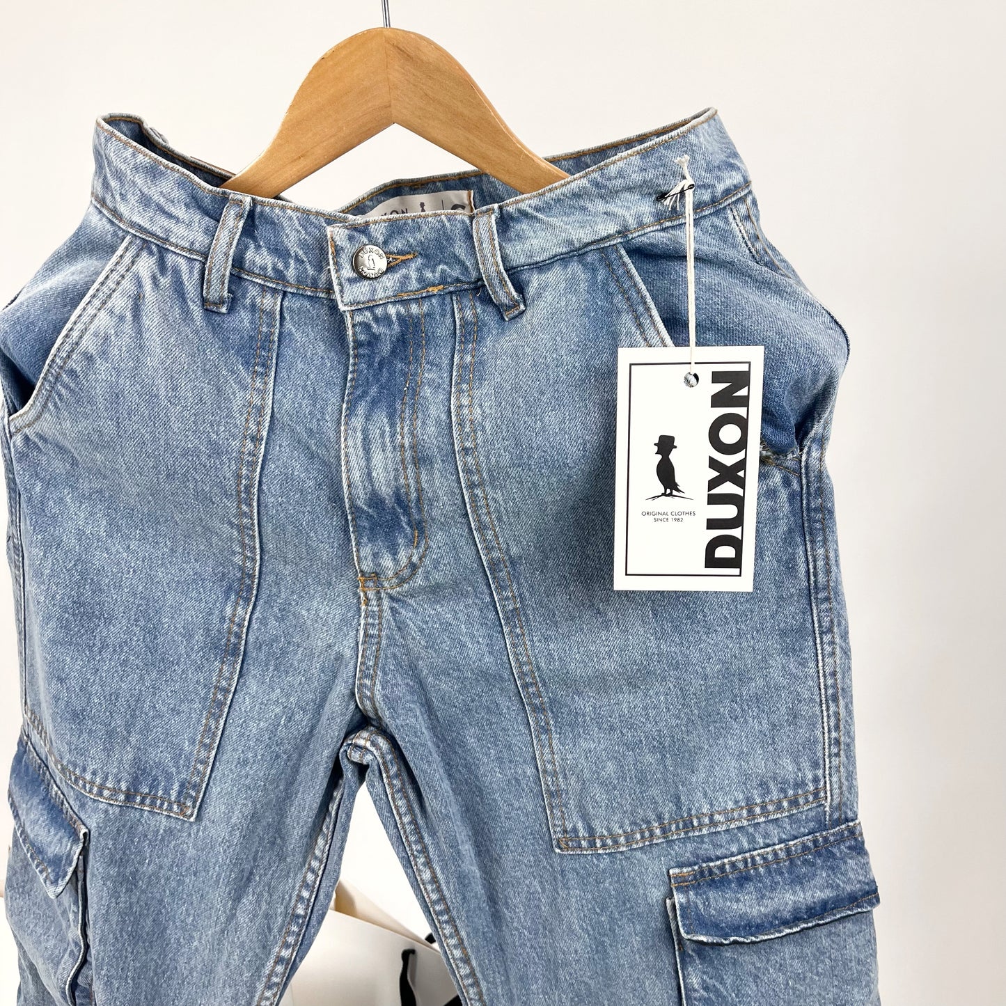 Jean cargo con bolsillo recto celeste intermedio