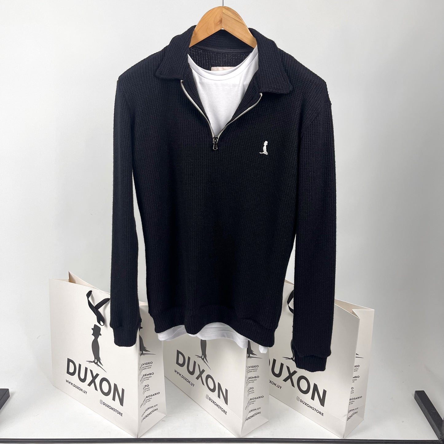 SWEATER POLO color negro
