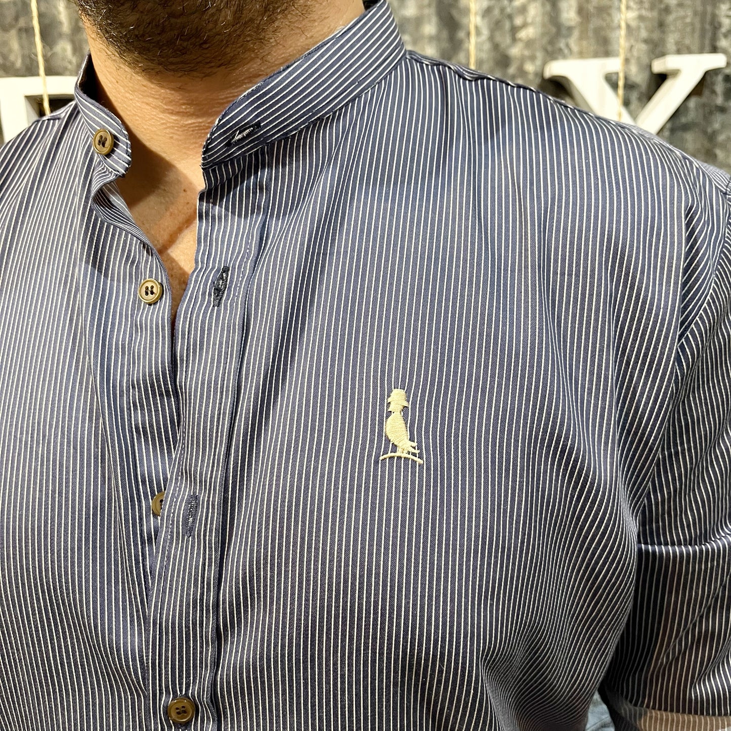 CAMISA MAO AZUL MARINO RAYAS FINAS BLANCAS