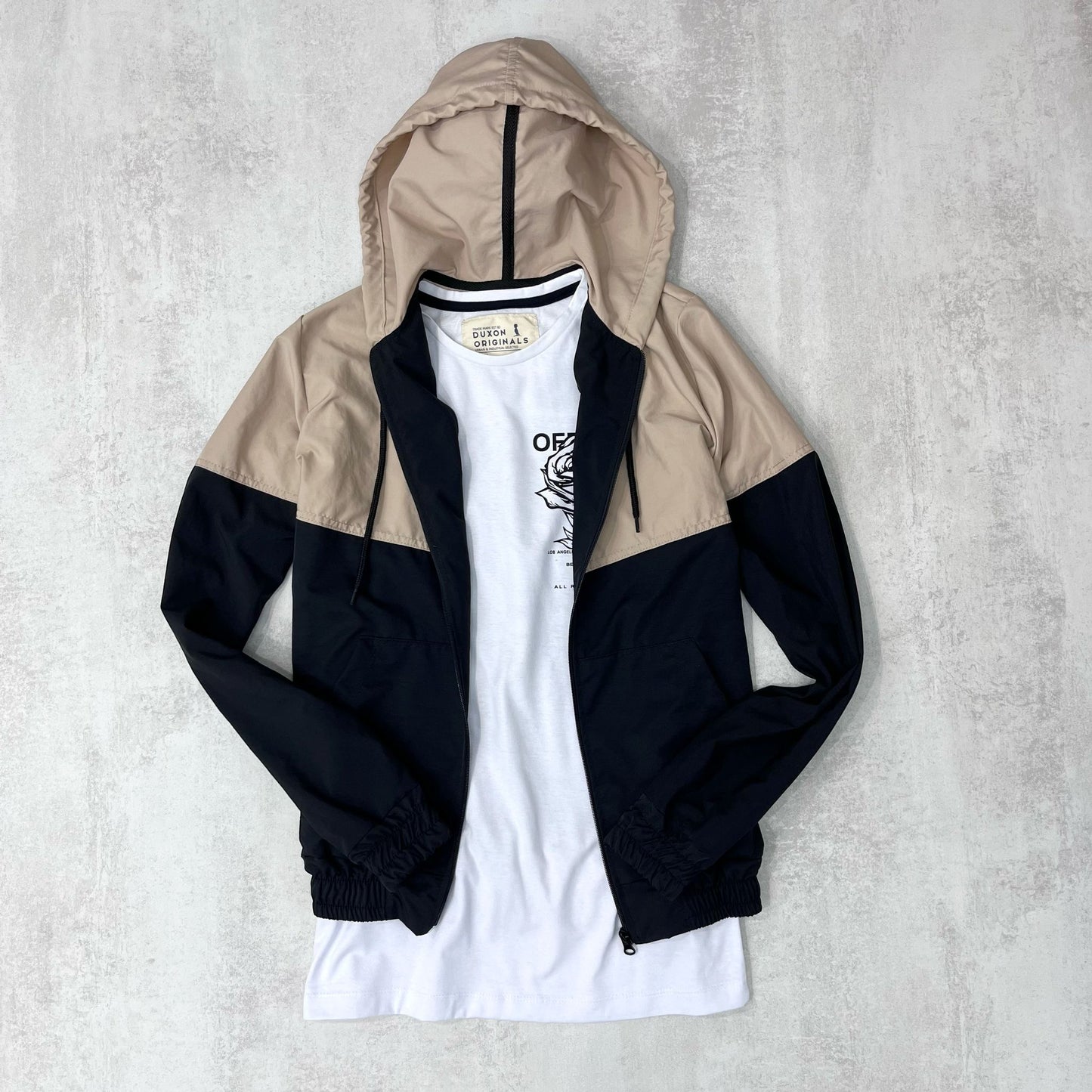 CAMPERA DE NYLON "GLAM" EN NEGRO Y BEIGE.