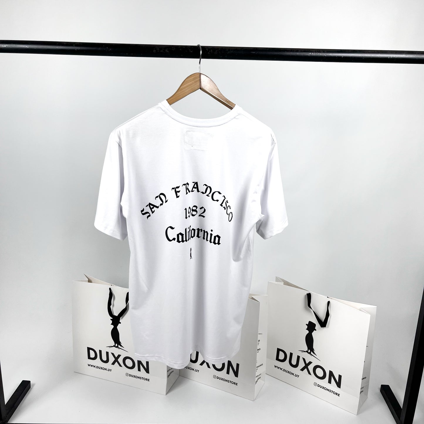 Remera doble estampa blanca “San Francisco 1982”