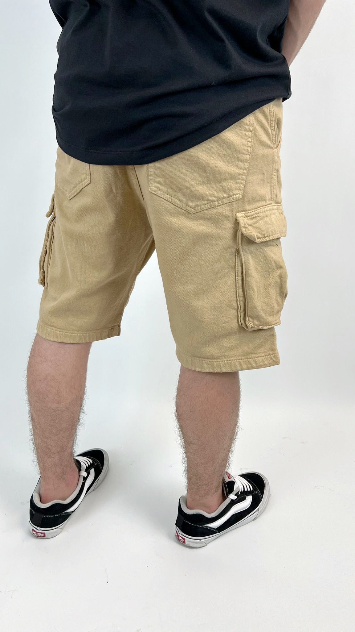 BERMUDA CARGO DE JEAN LAVADO EN COLOR BEIGE