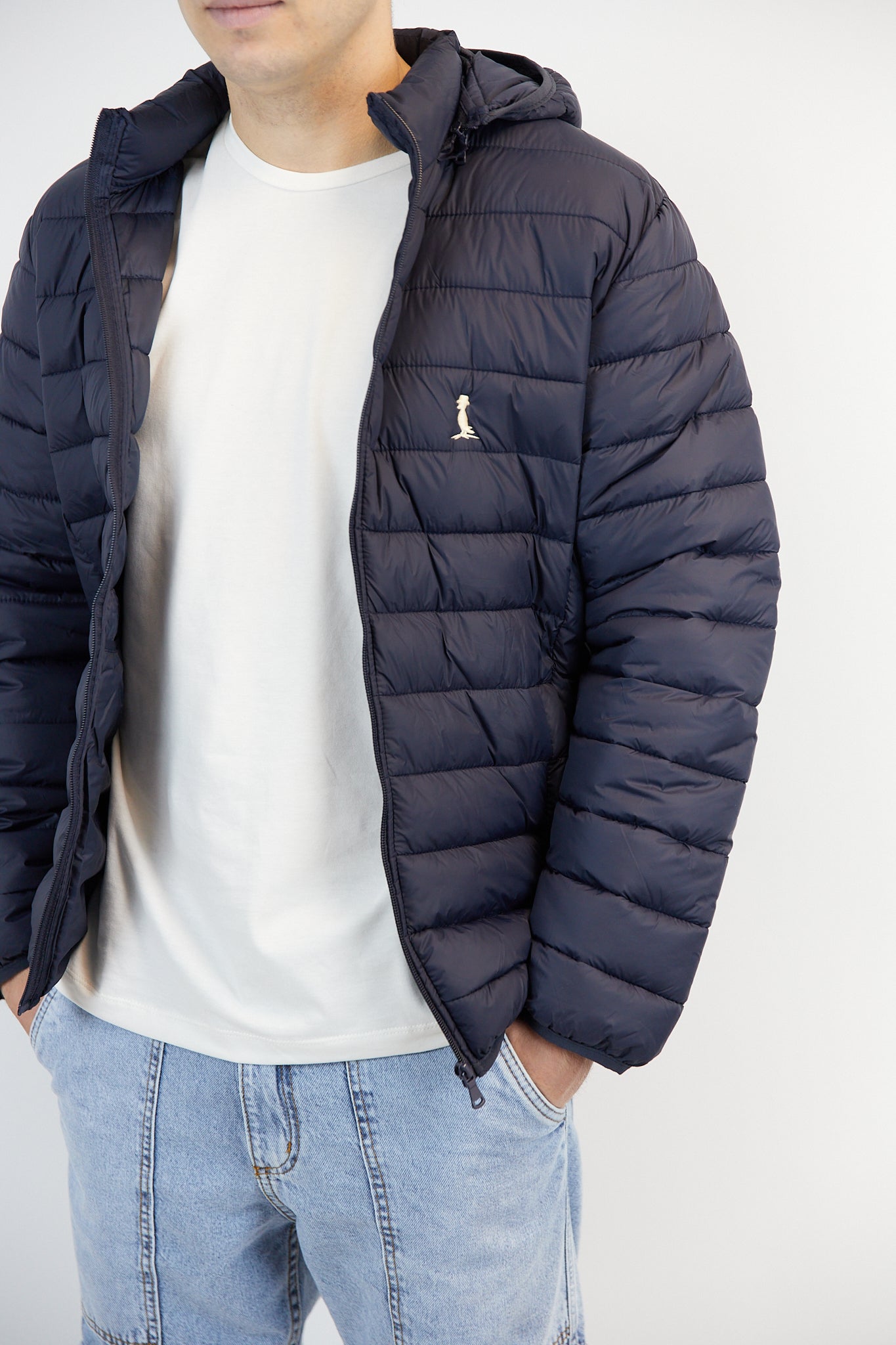 CAMPERA PUFFER, COLOR AZUL MARINO