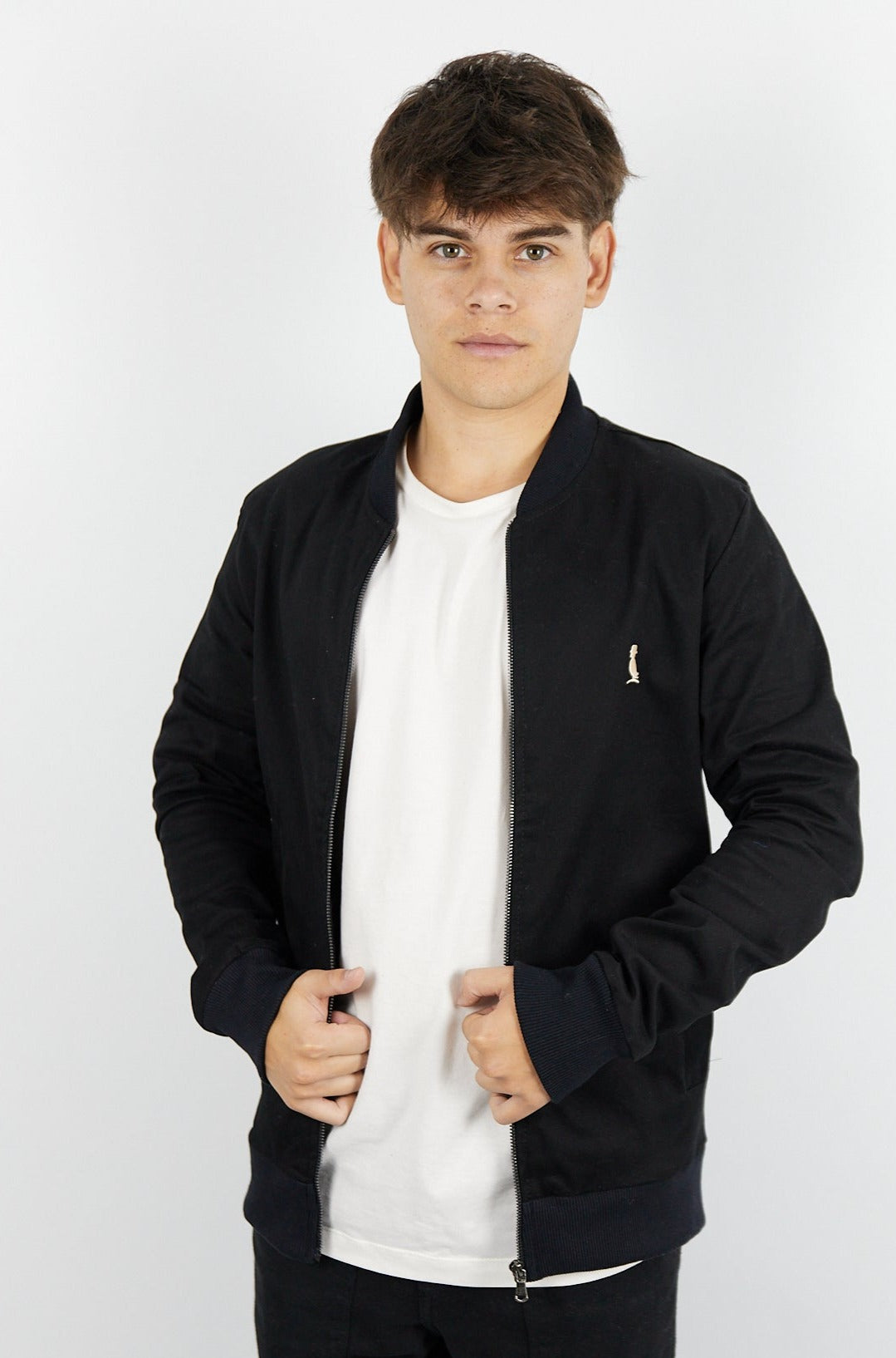 Bomber de gabardina en negro