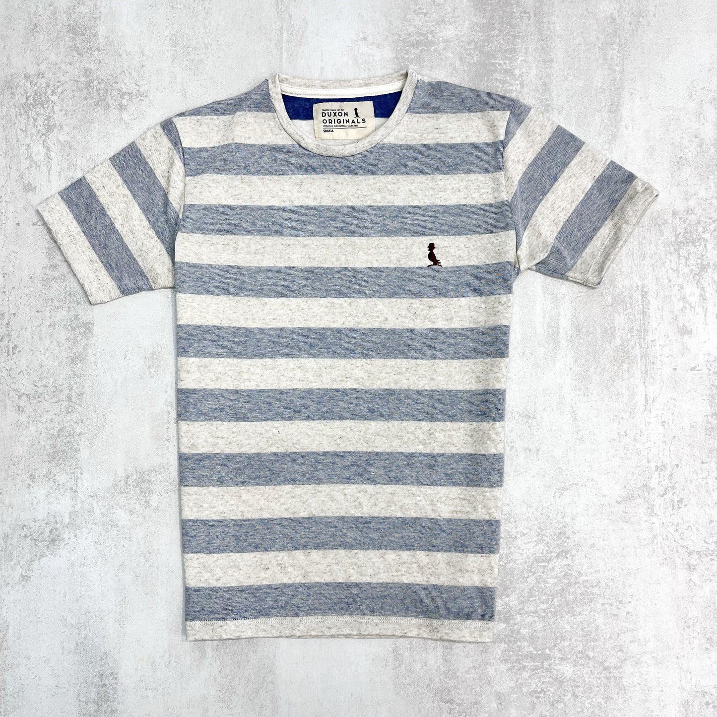 REMERA RAYAS COLOR AZUL EFECTO REVÉS.