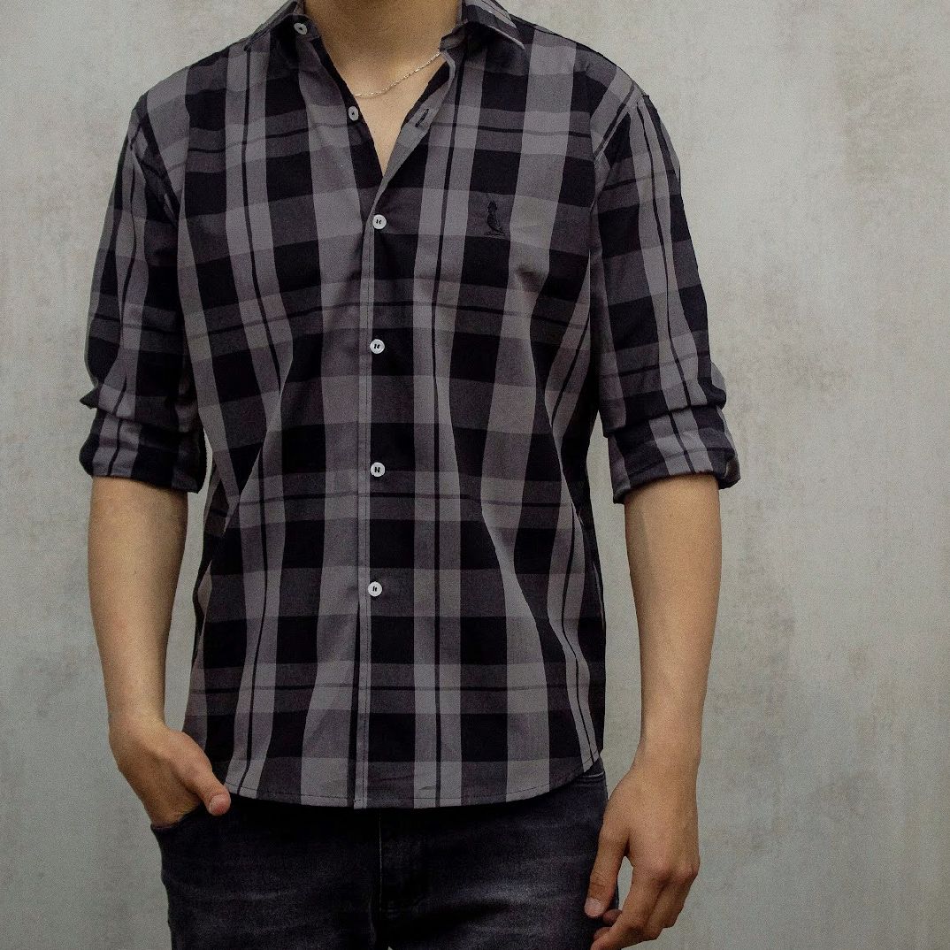 CAMISA A CUADROS NEGRA Y GRIS