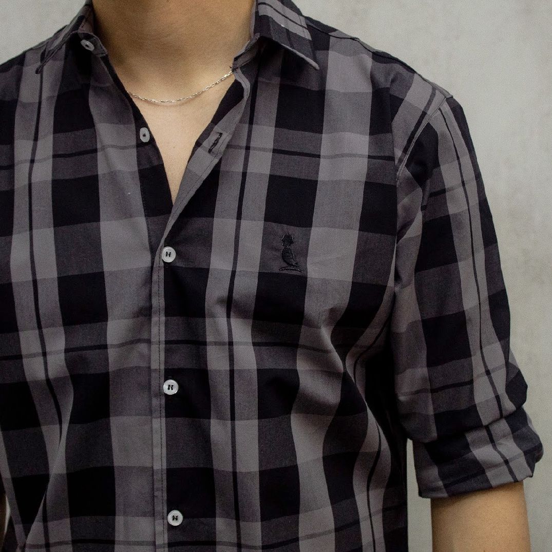CAMISA A CUADROS NEGRA Y GRIS