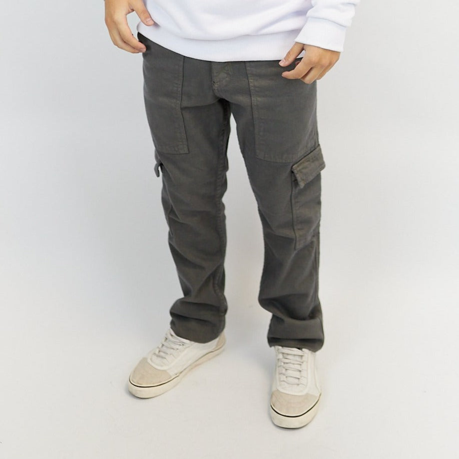 JEAN CARGO RECTO COLOR GRIS