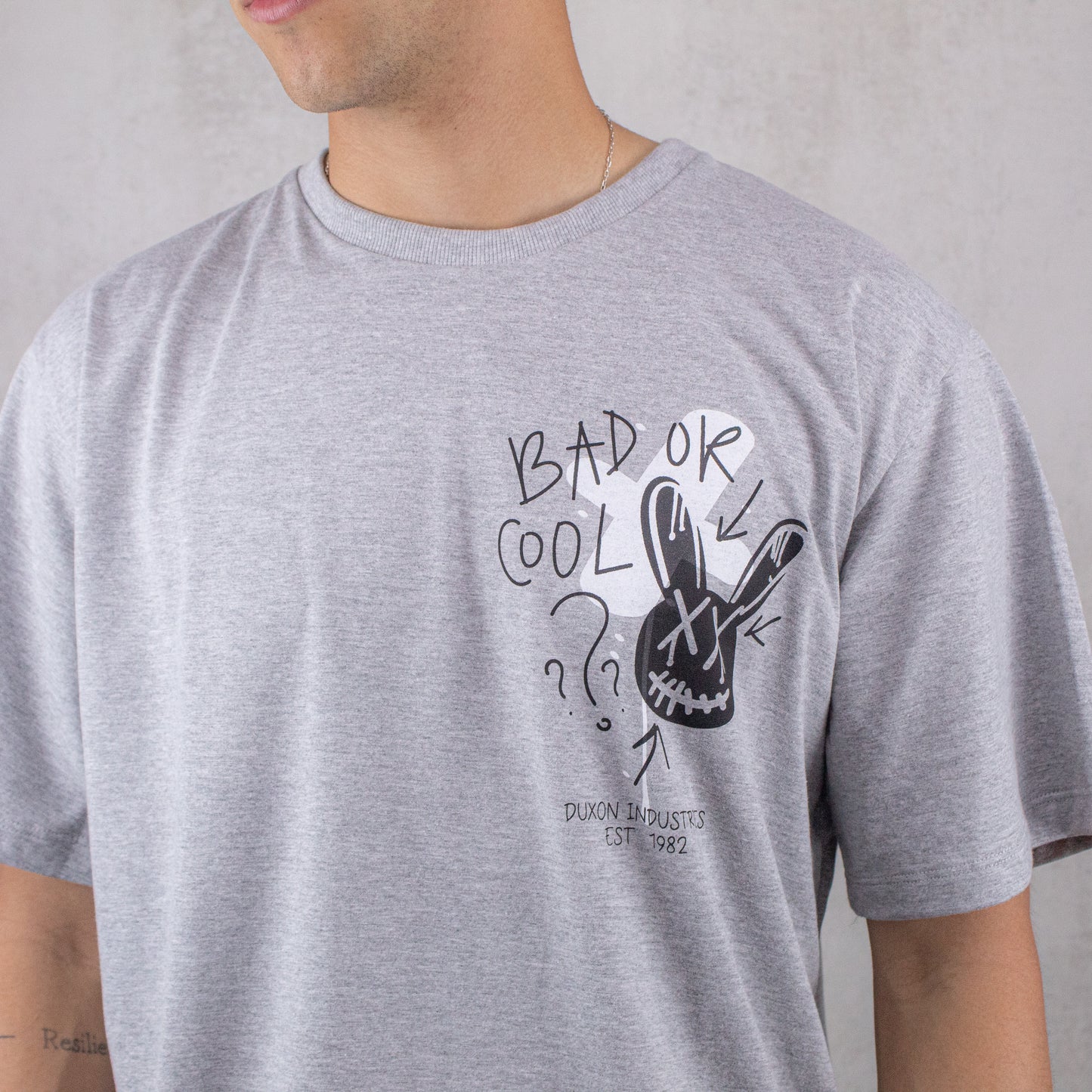 REMERA OVERSIZE "BAD OR COOL" DOBLE ESTAMPA