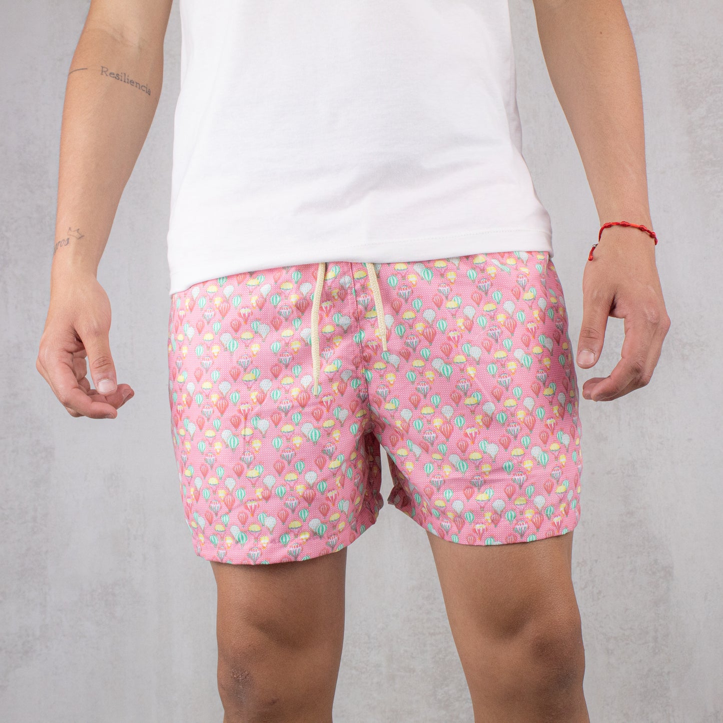 SHORT DE BAÑO, ESTAMPADO ROSA.