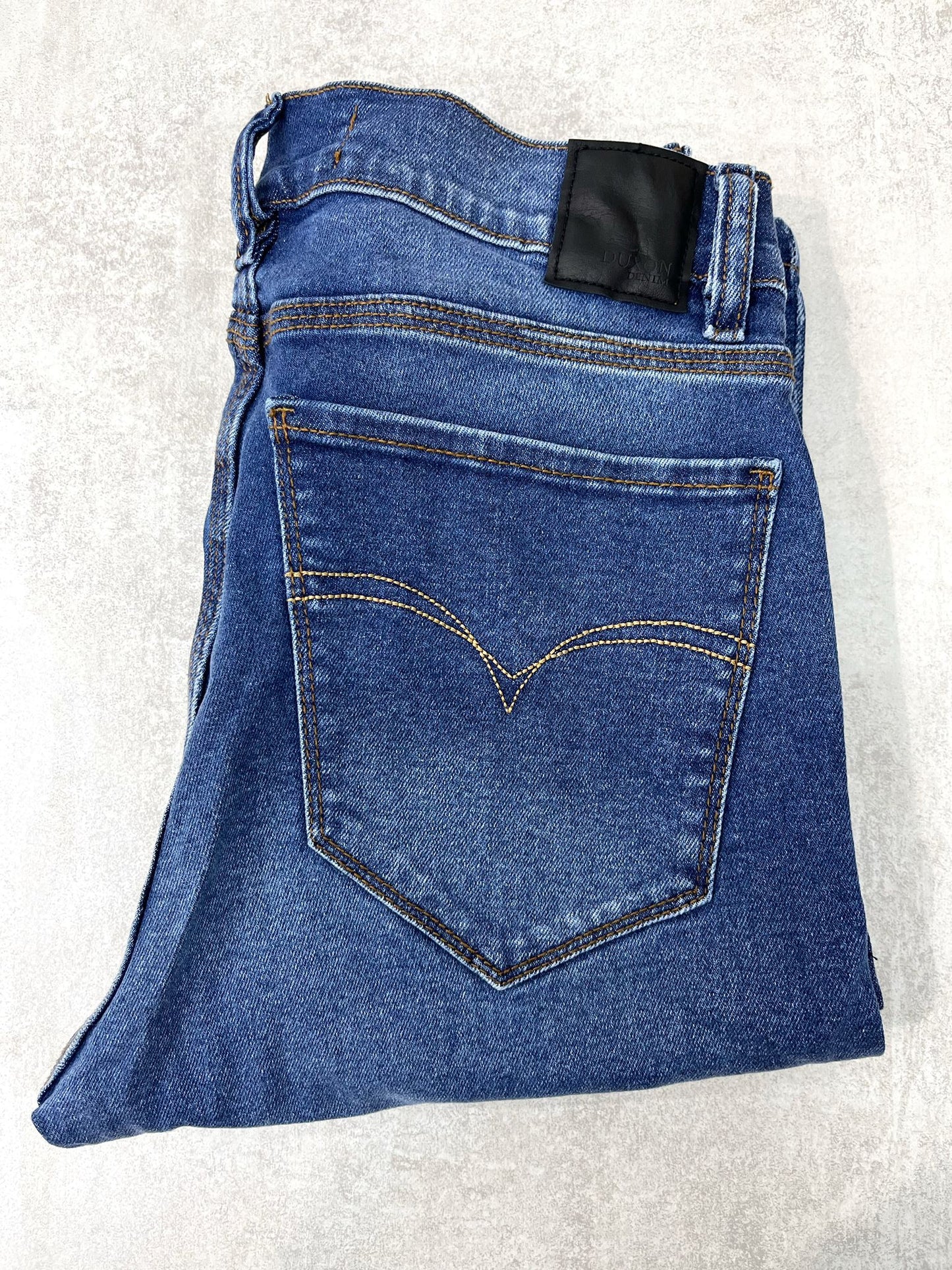 JEAN SKINNY AZUL LOCALIZADO