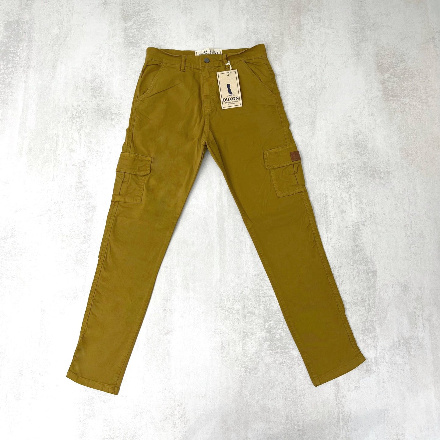 PANTALON CARGO EN GABARDINA MOSTAZA