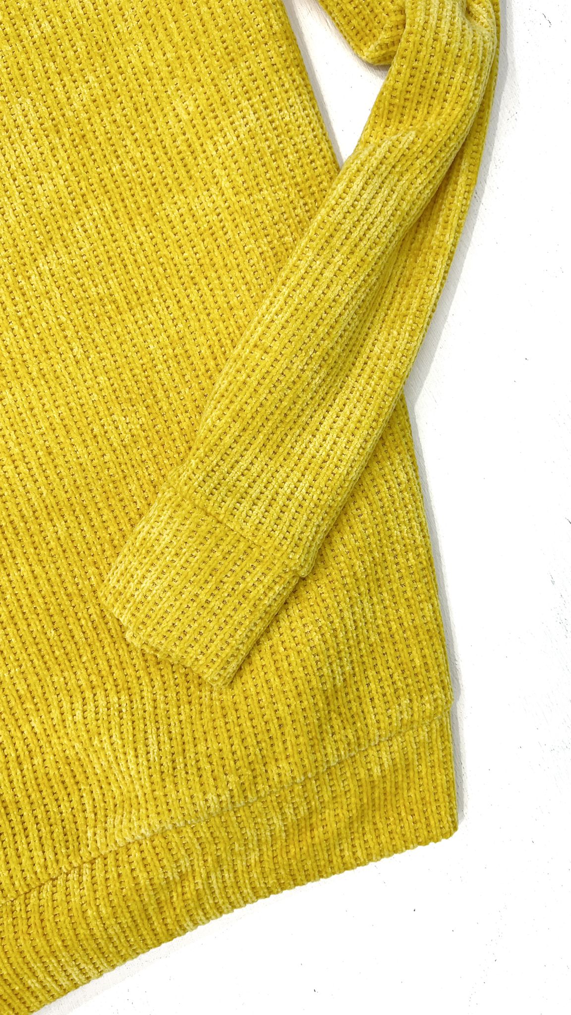 OUTLET⚠️ BUZO DE CHENILLE COLOR AMARILLO