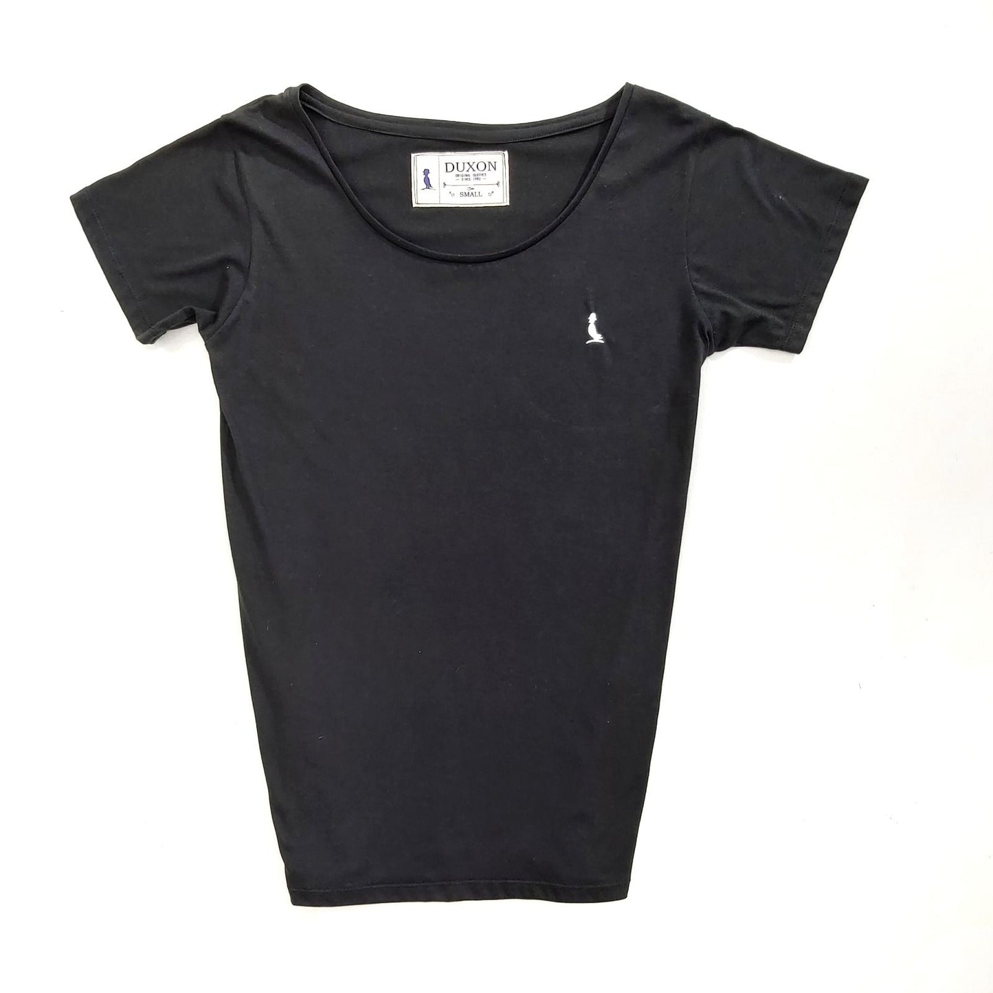 REMERA BASICA CUELLO ANCHO NEGRO