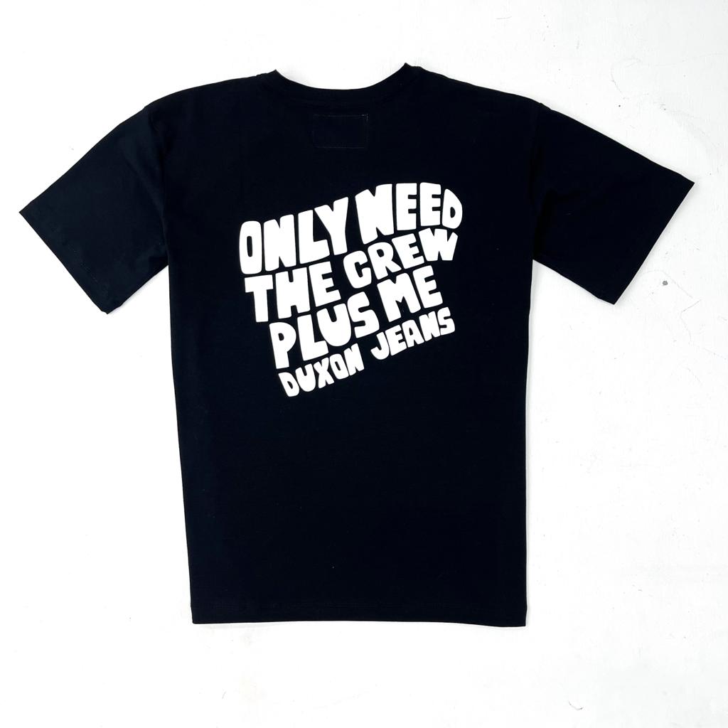 REMERA ONLY NEED THE CREW PLUS ME NEGRA DOBLE ESTAMPA