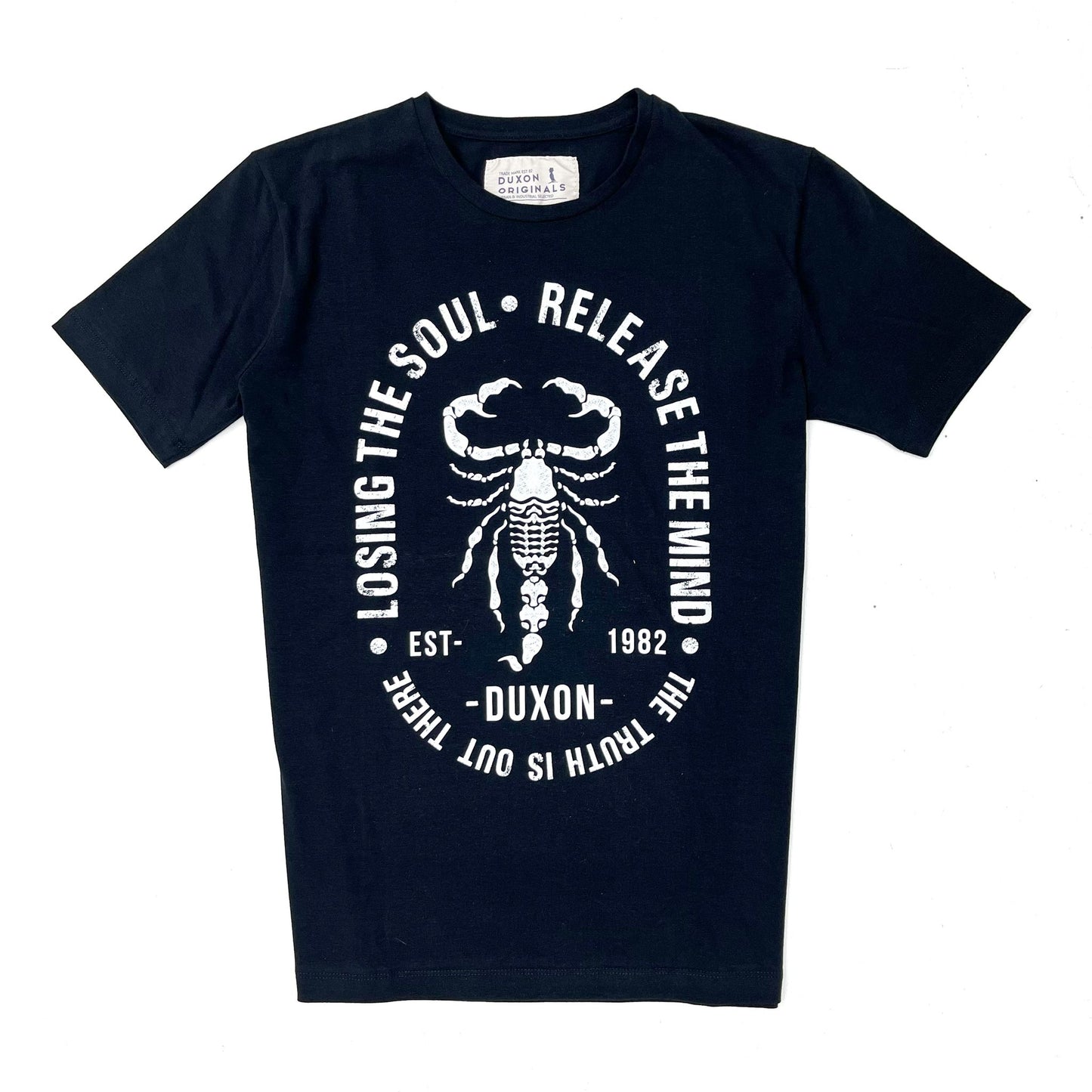 REMERA SCORPION NEGRA