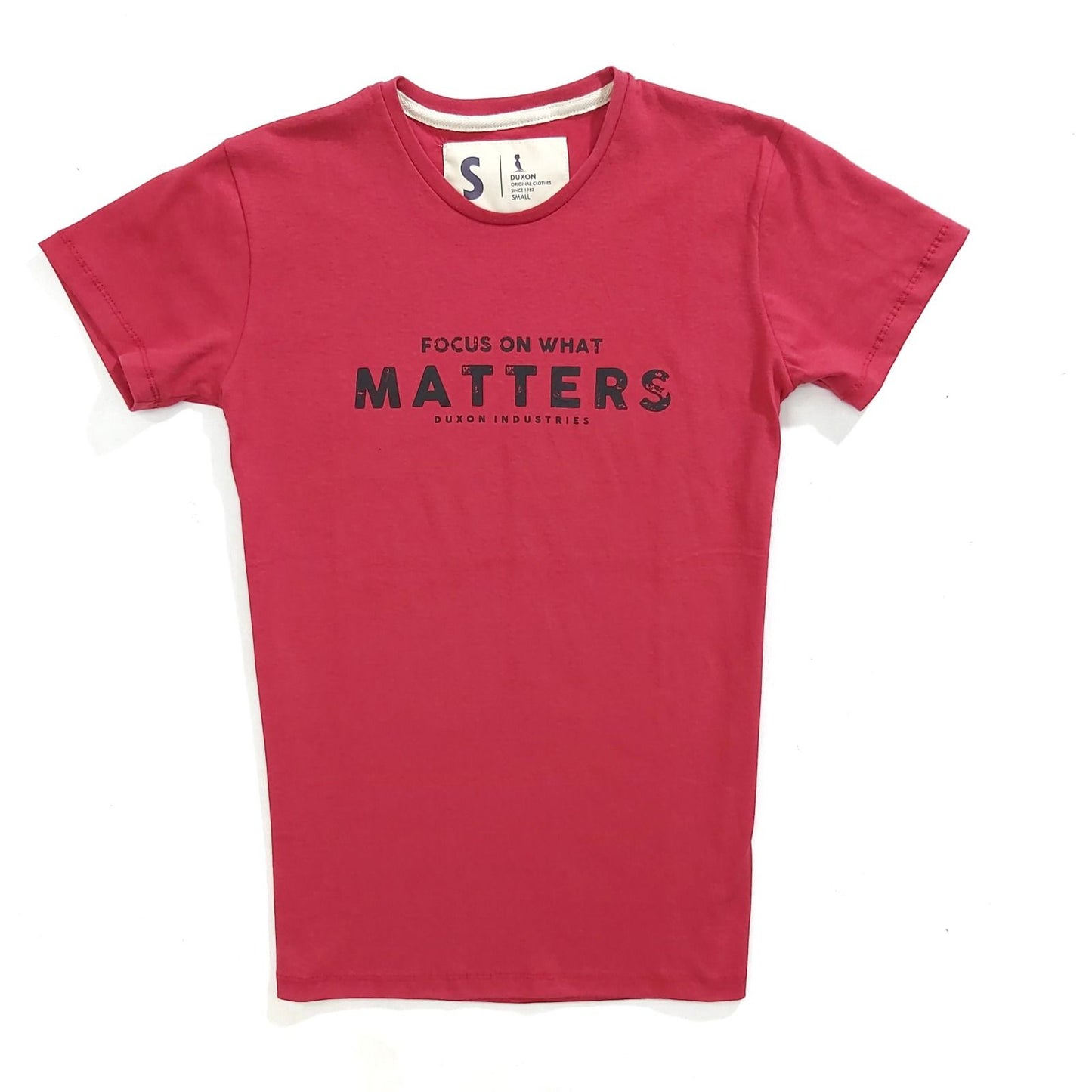 REMERA FOCUS ON WHAT MATTERS ROJA