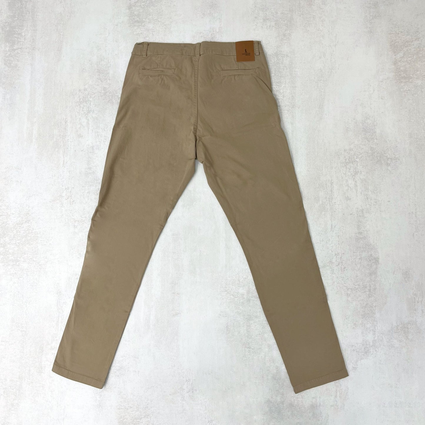 PANTALON DE VESTIR EN GABARDINA CAQUI