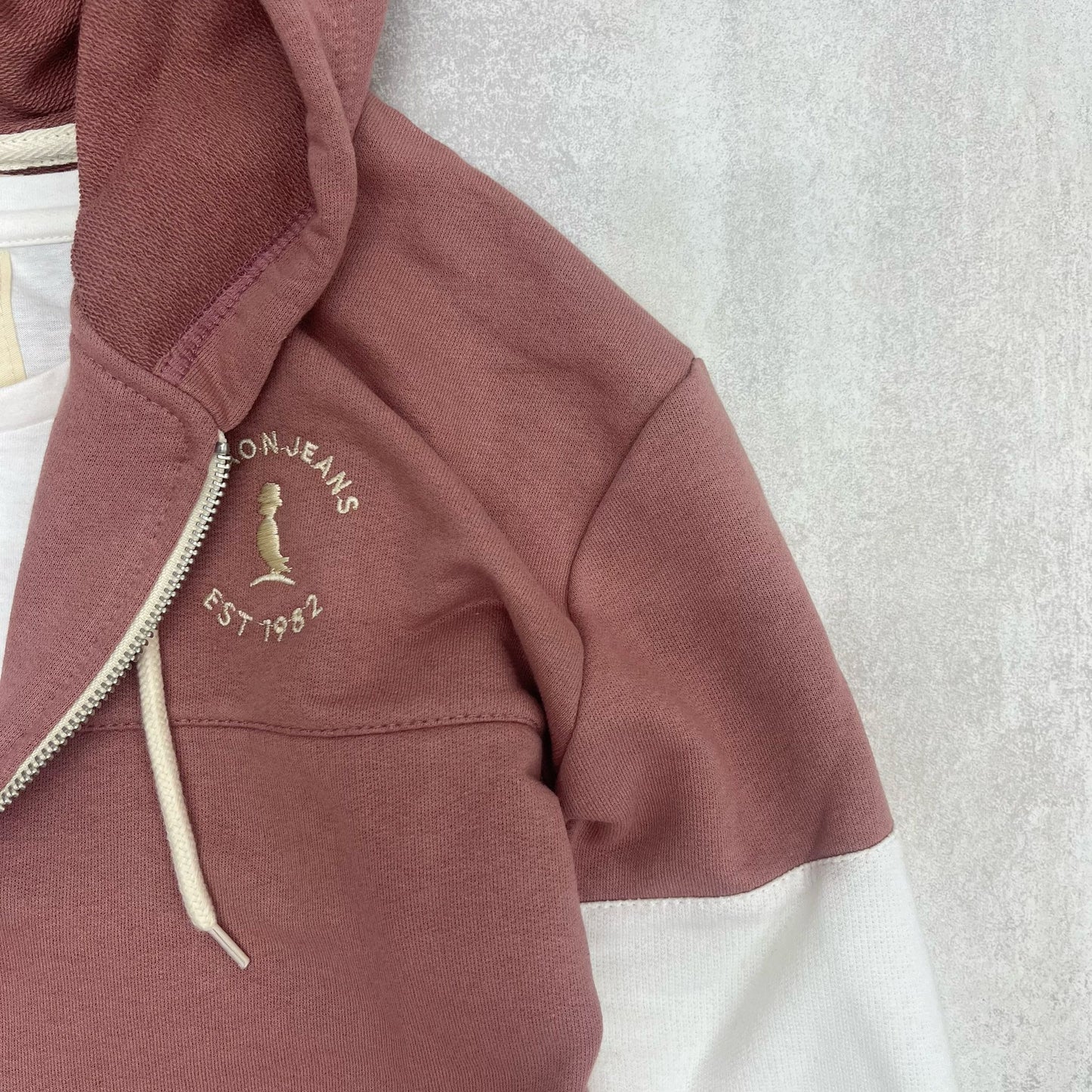 CAMPERA DUBAI ROSA VIEJO Y BLANCO