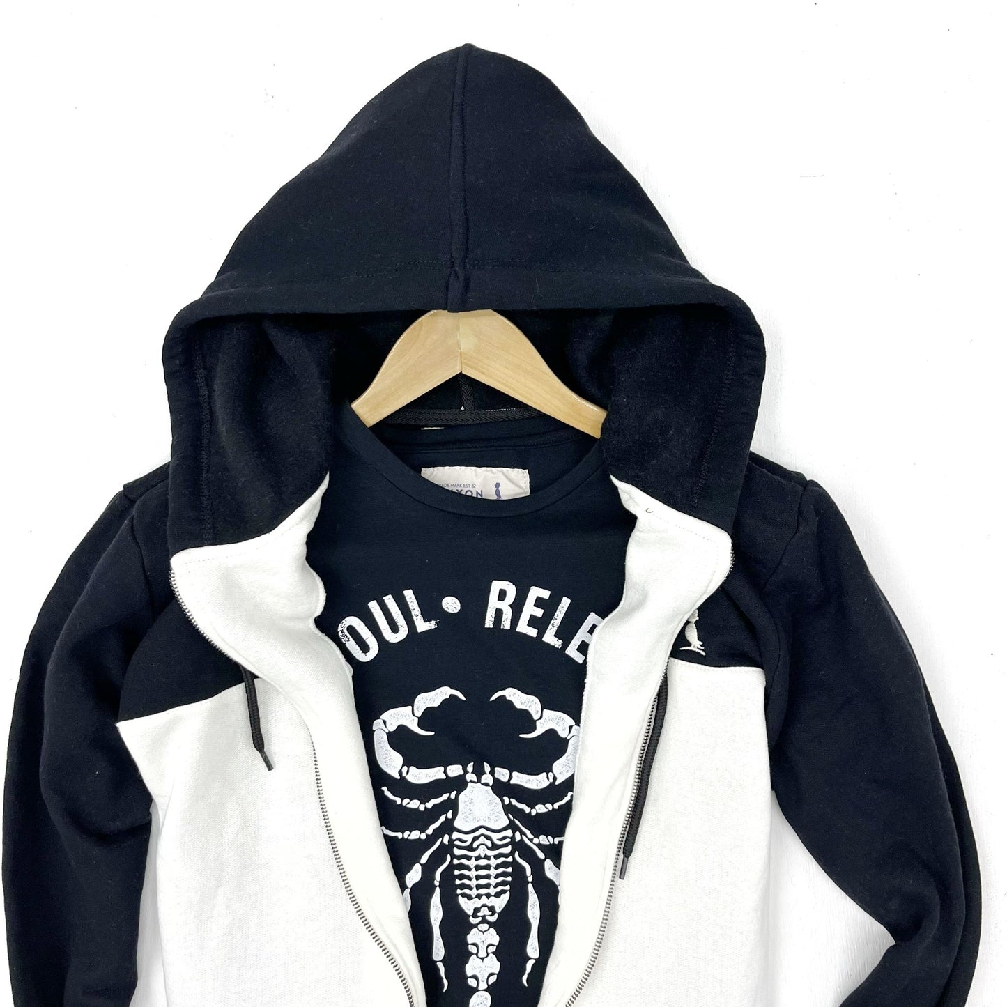 CAMPERA COMBINADA BLANCO Y NEGRO