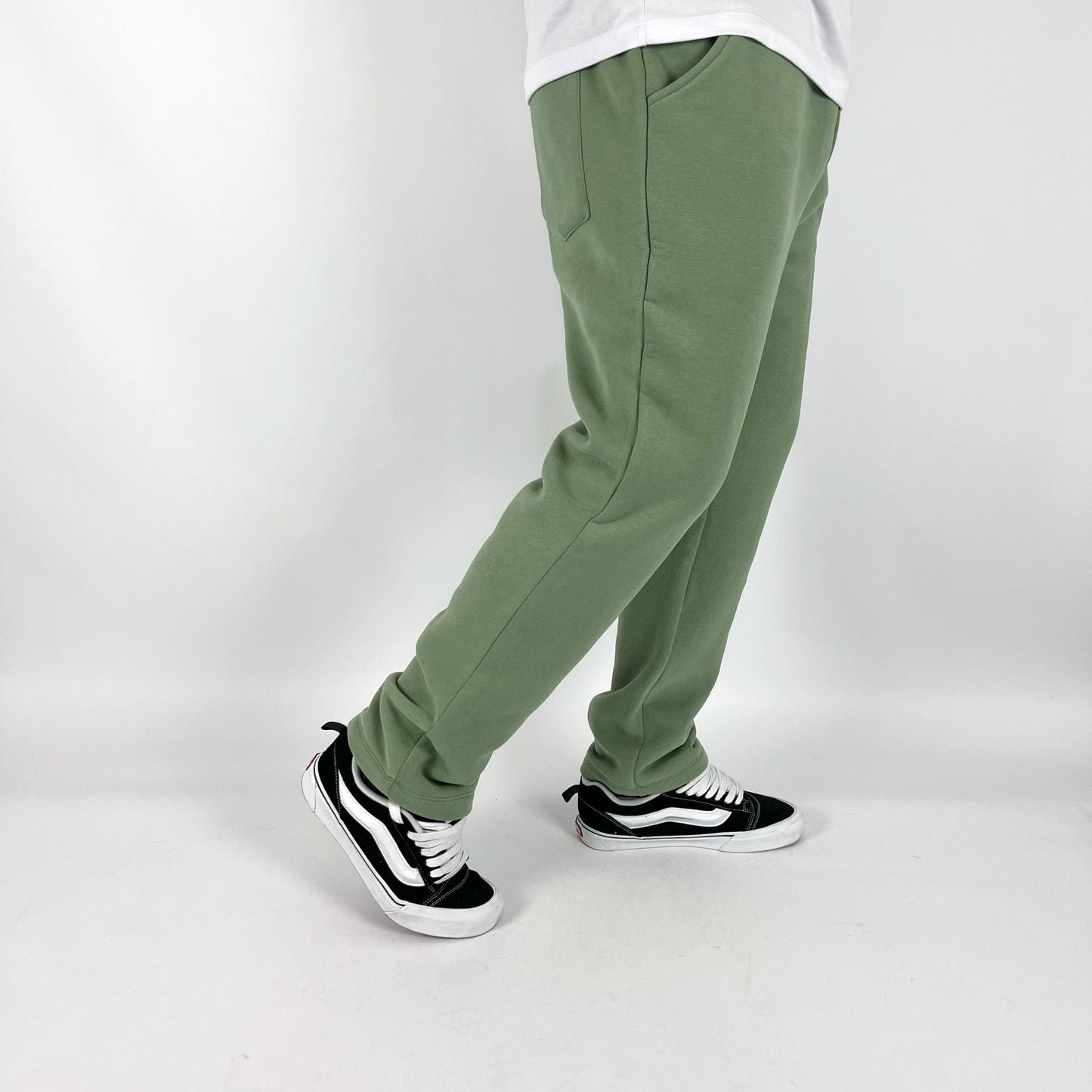 JOGGER BÁSICO COLOR VERDE OLIVA