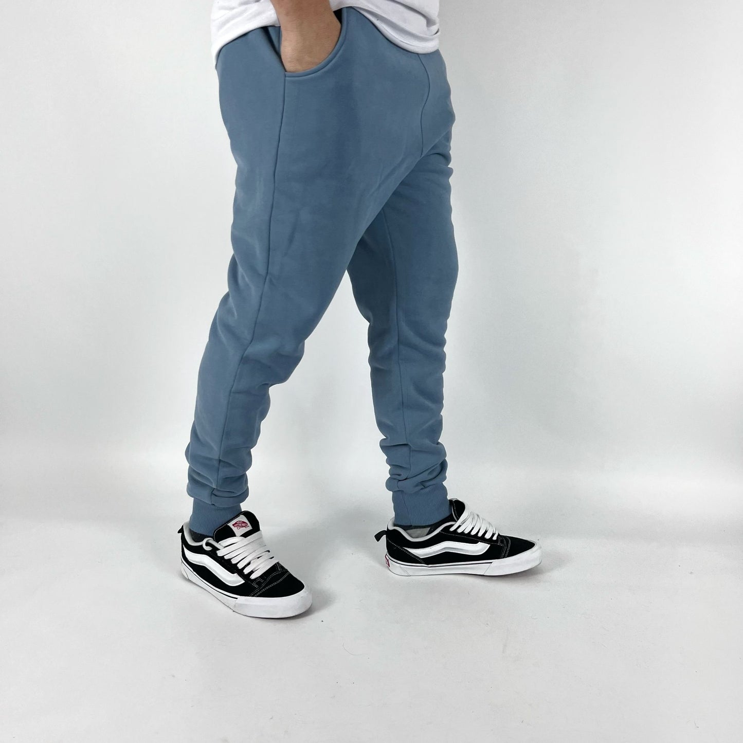 JOGGER CON PUÑO AZUL JEAN