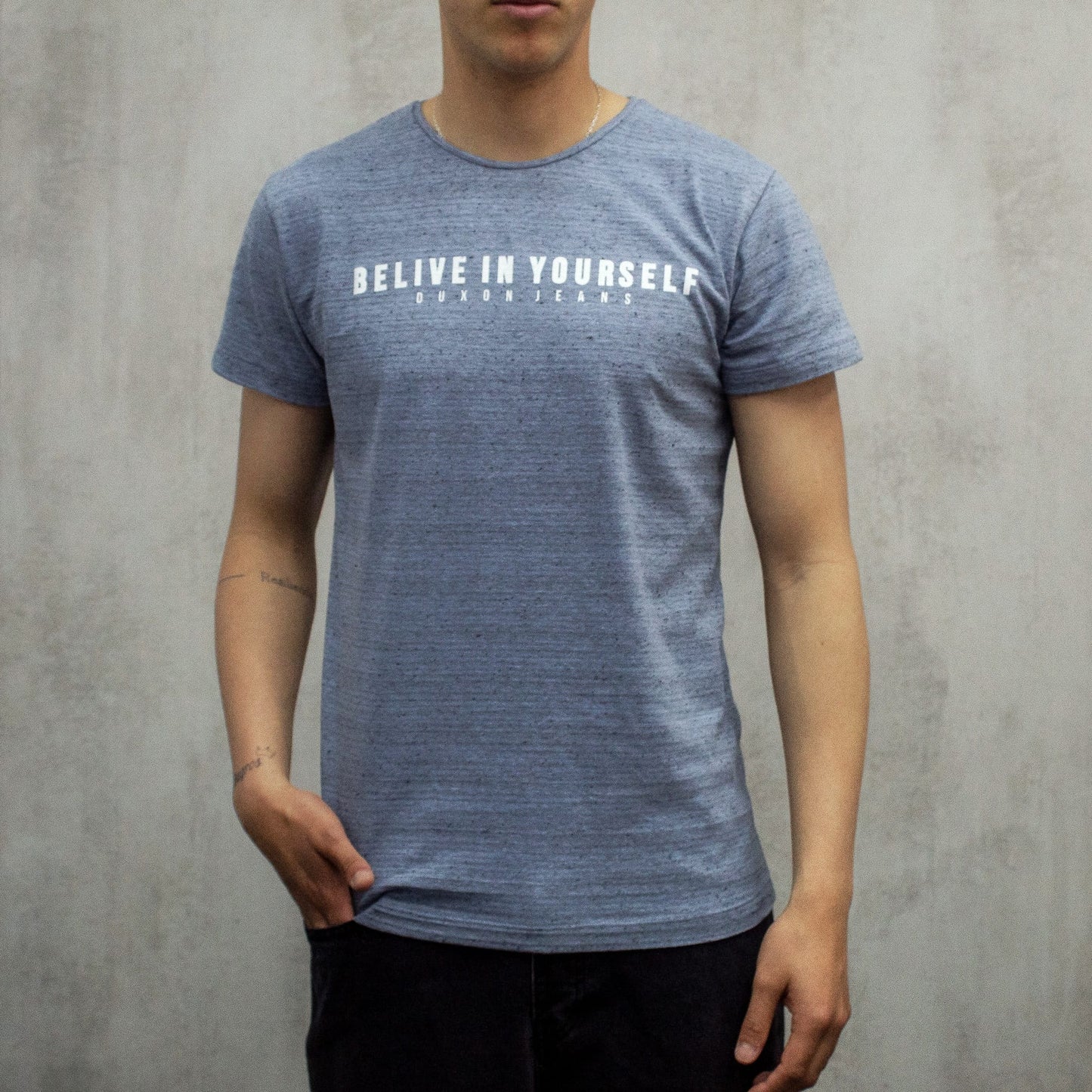 REMERA BELIEVE IN YOURSELF AZUL