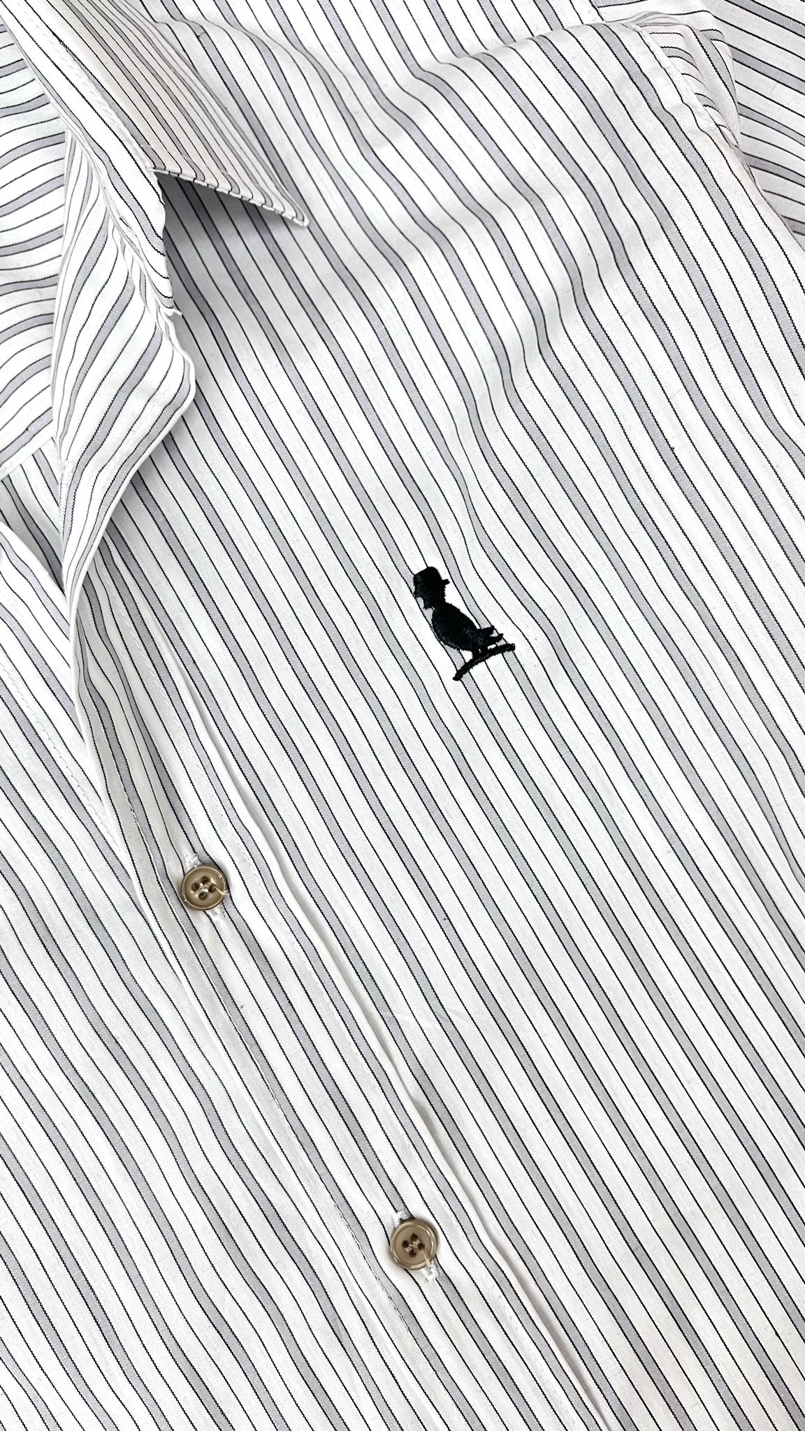 CAMISA RAYAS FINAS GRIS Y NEGRO