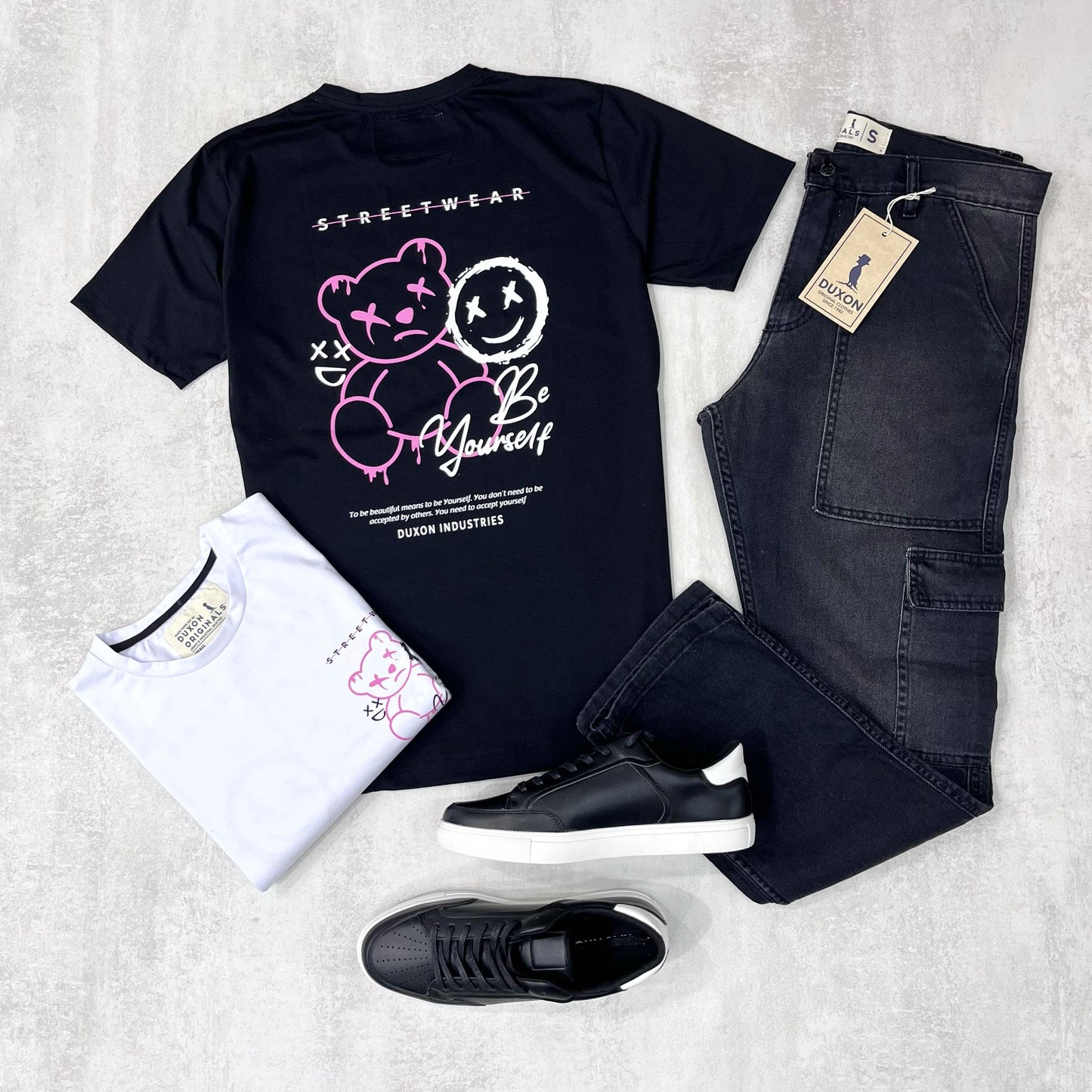 REMERA NEGRA, DOBLE ESTAMPA "OSITO"
