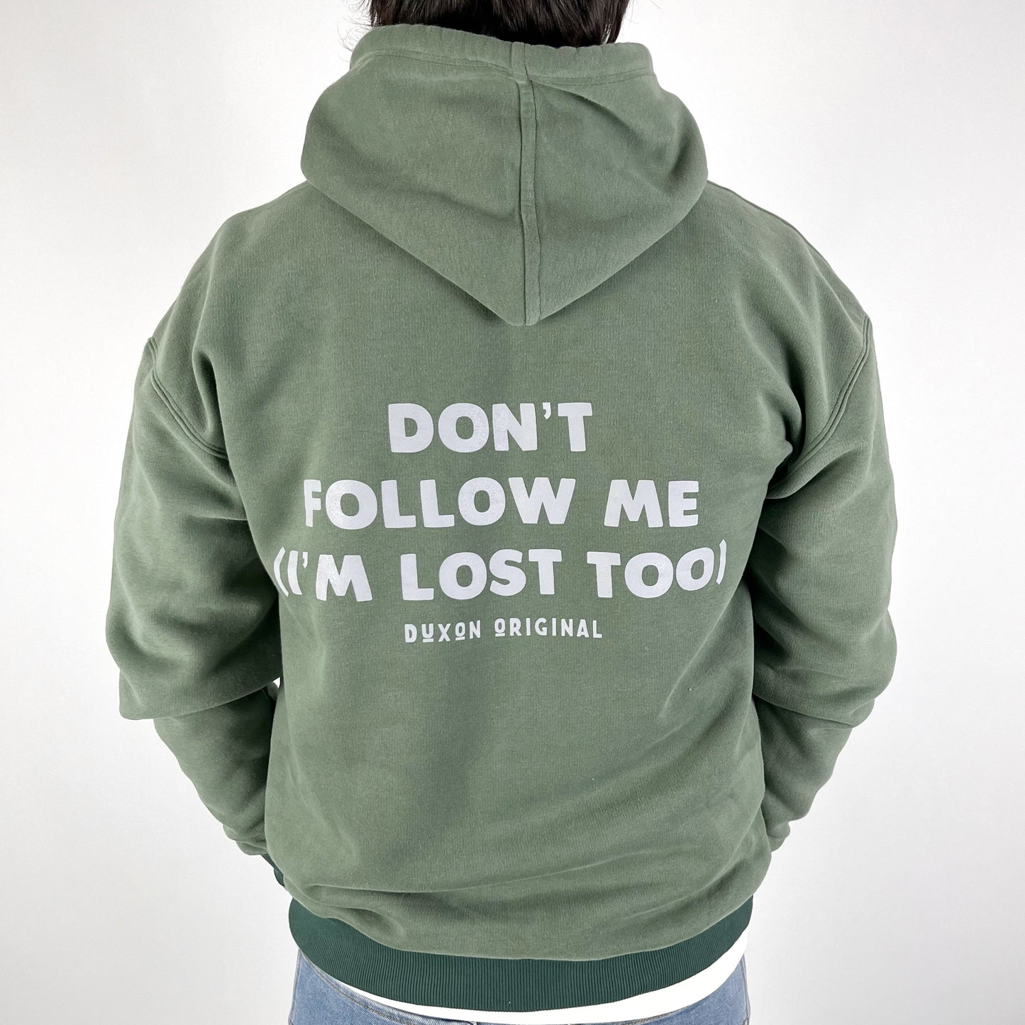 FLASH SALE 🔥40% OFF🔥 CANGURO DOBLE ESTAMPA “DON’T FOLLOW ME” EN VERDE SECO.