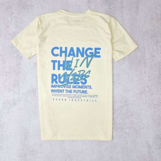 REMERA DOBLE ESTAMPA “CHANGE THE RULES” EN AMARILLO CLARO.
