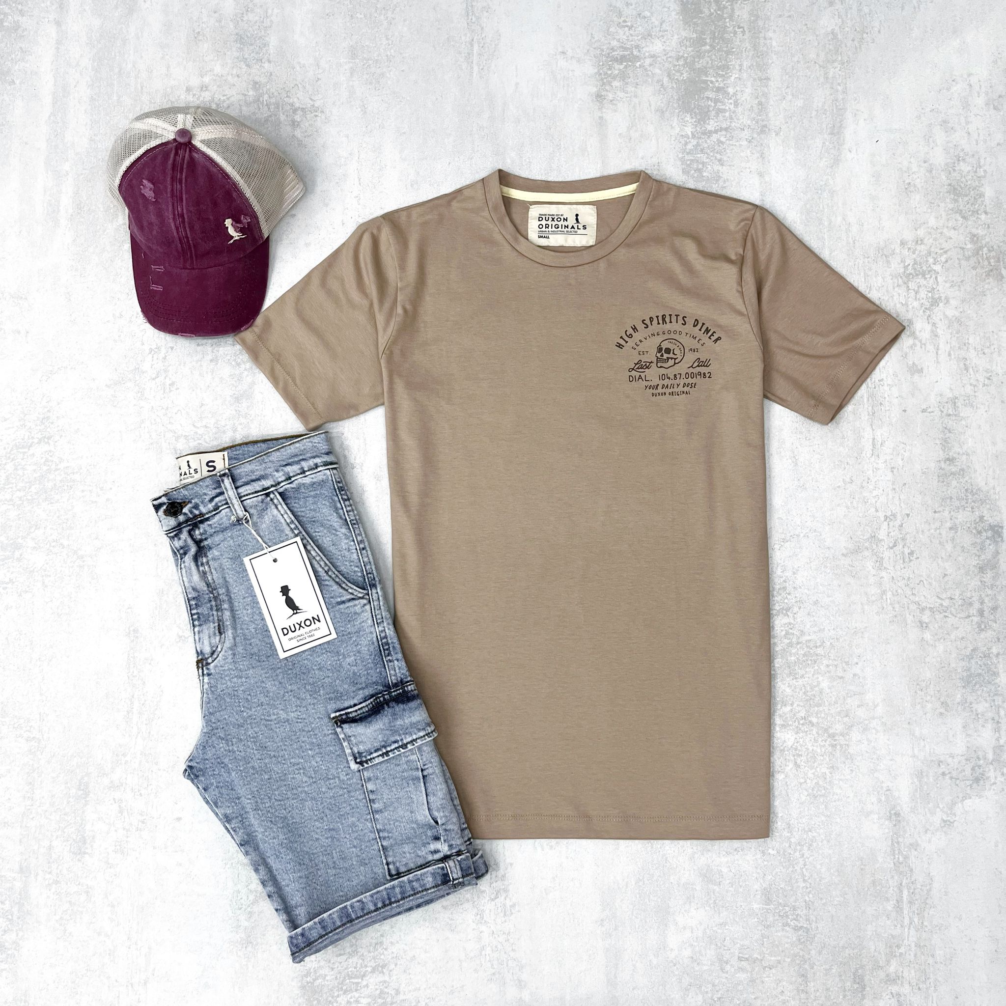 FLASH SALE 🔥🔥REMERA DOBLE ESTAMPA "HIGH SPIRITS DINER" COLOR TOSTADO