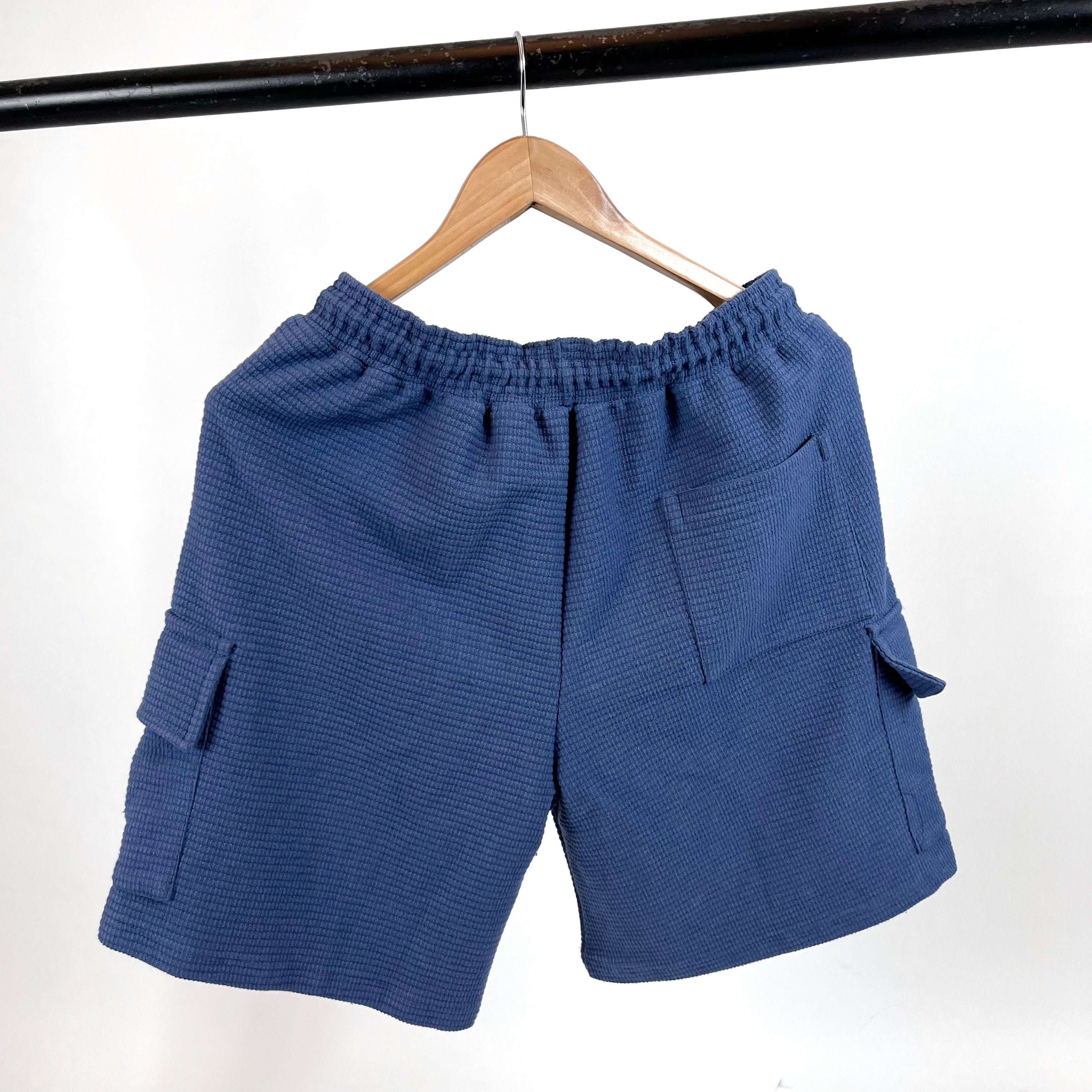 BERMUDA CARGO TELA WAFFLE Azul piedra